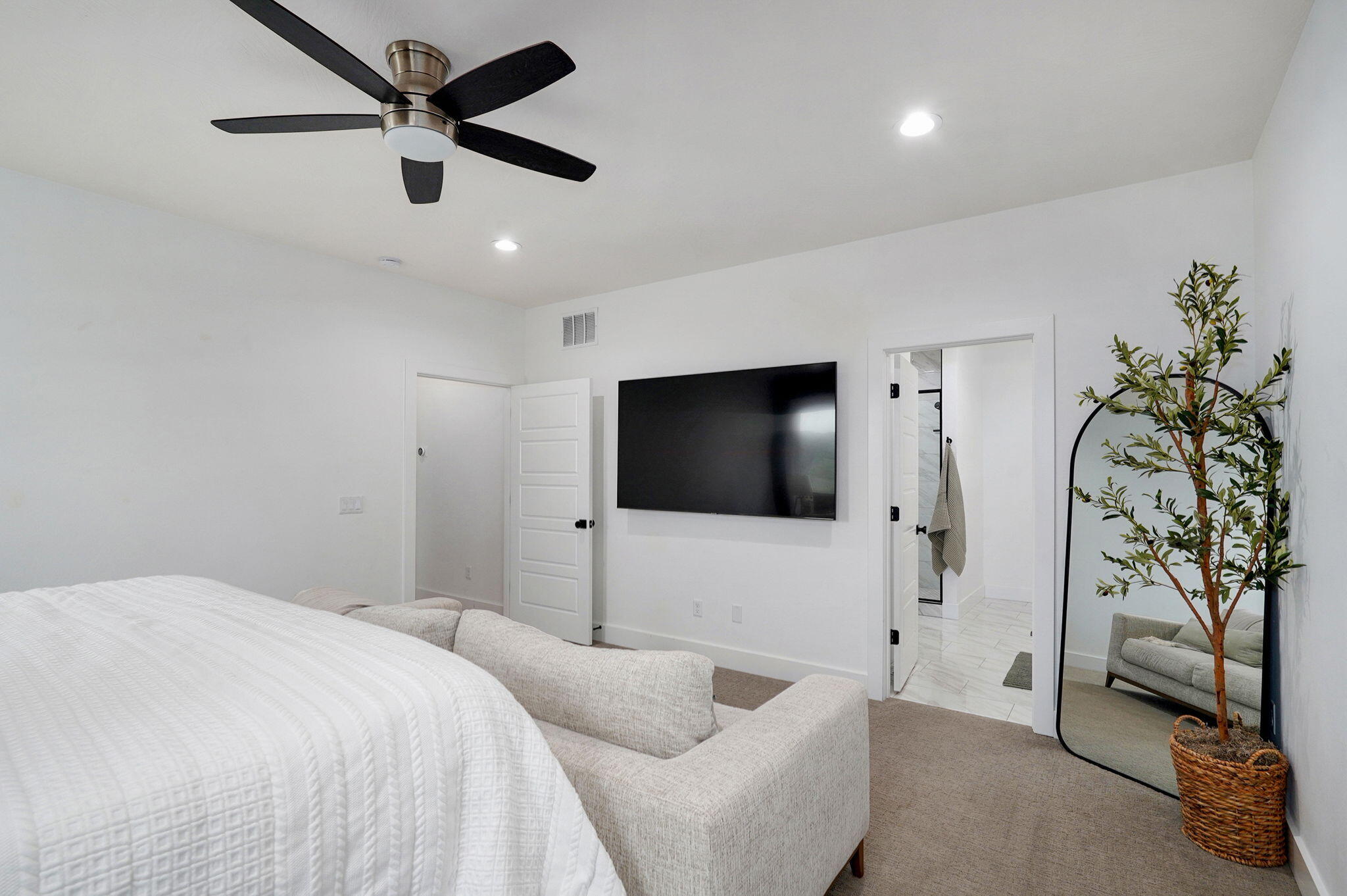 6116 South Hampton Avenue Property Photo 23