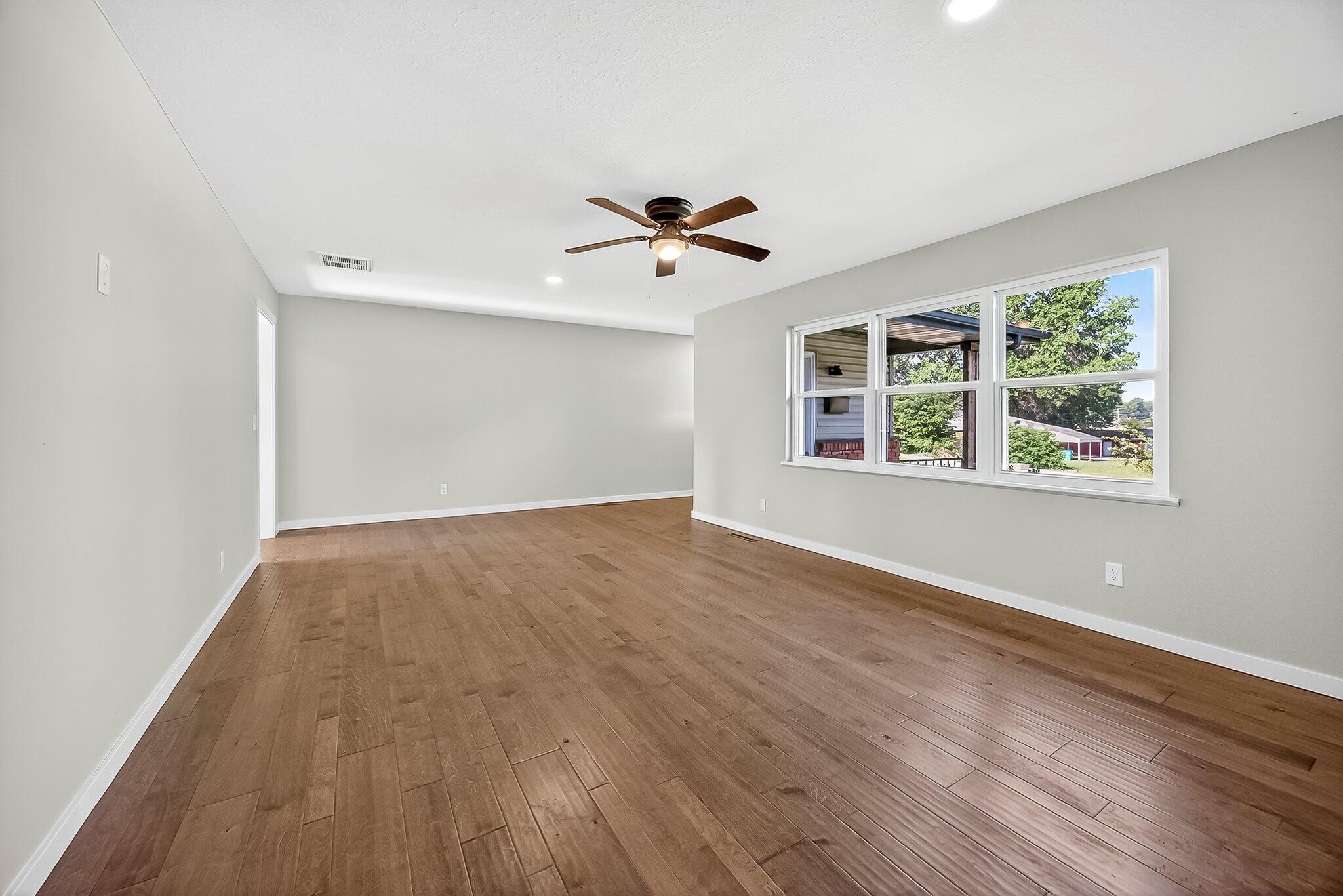 1674 South Catalina Avenue Property Photo 4