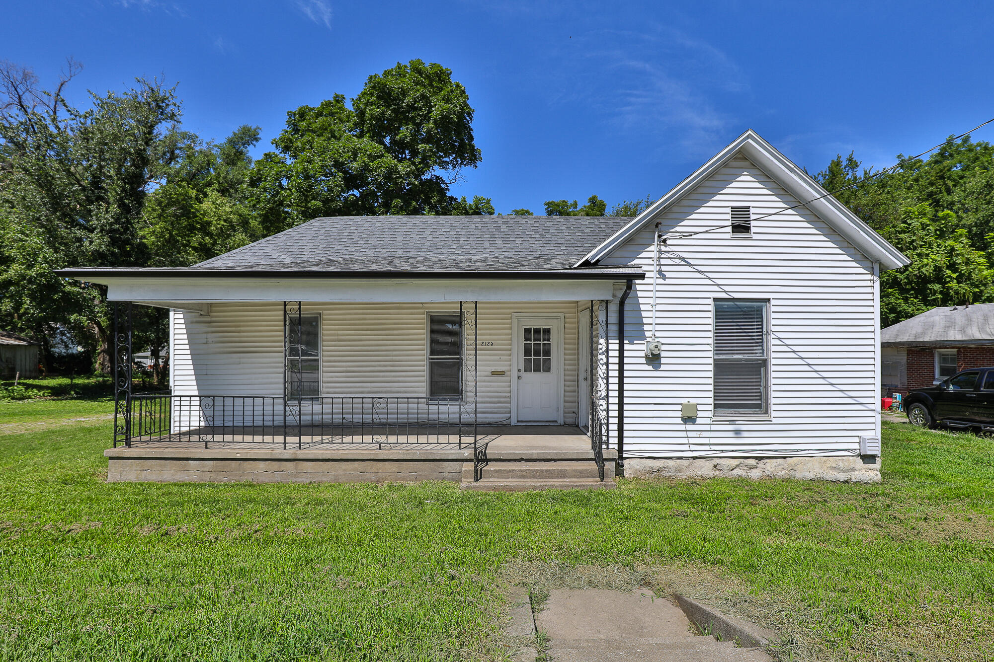 2125 North National Avenue