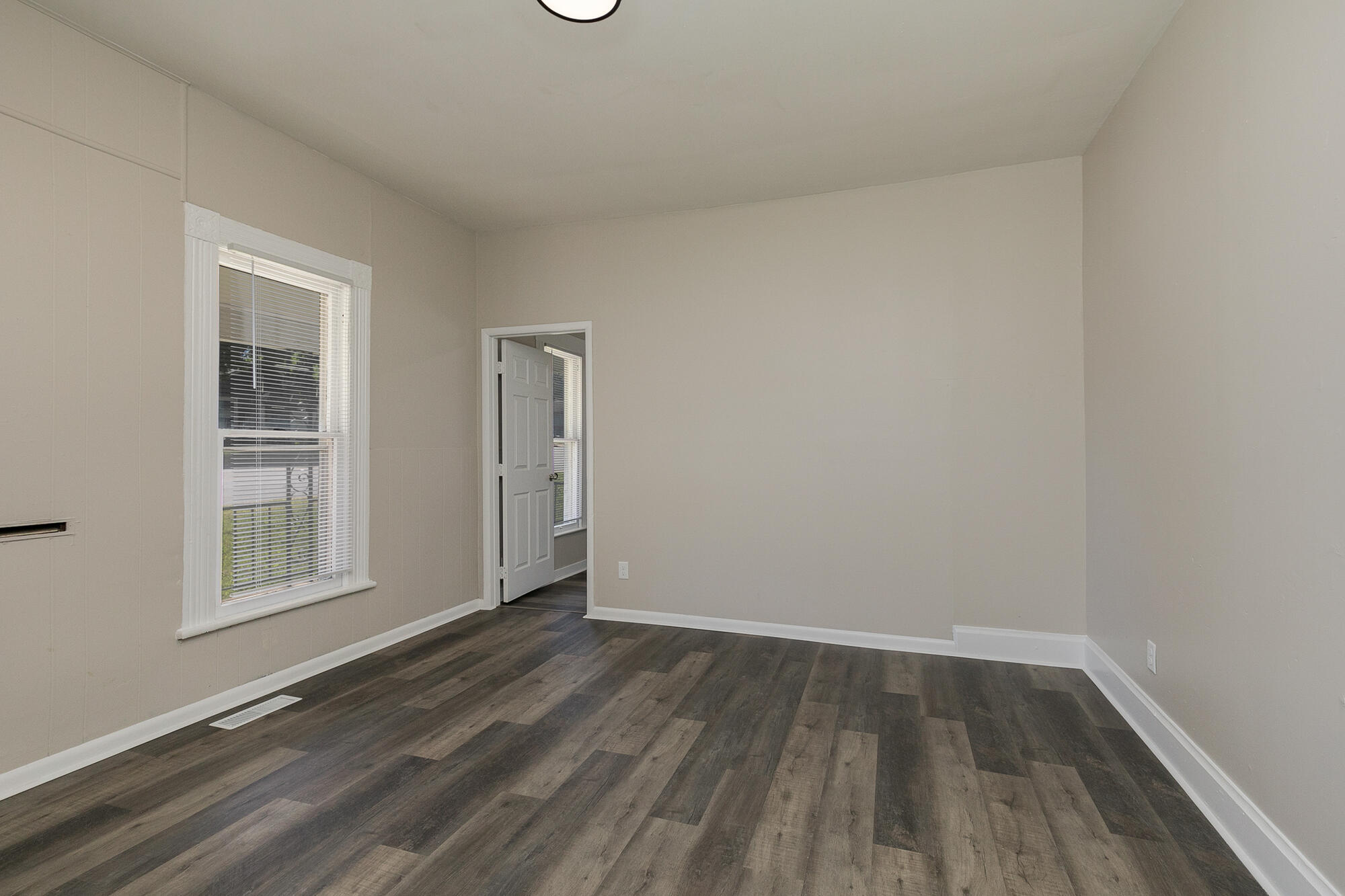 2125 North National Avenue Property Photo 6
