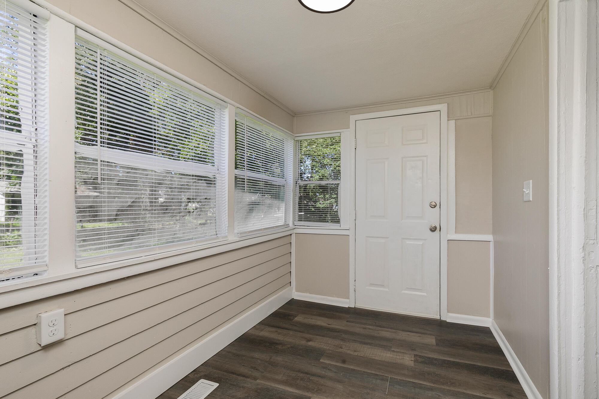 2125 North National Avenue Property Photo 12
