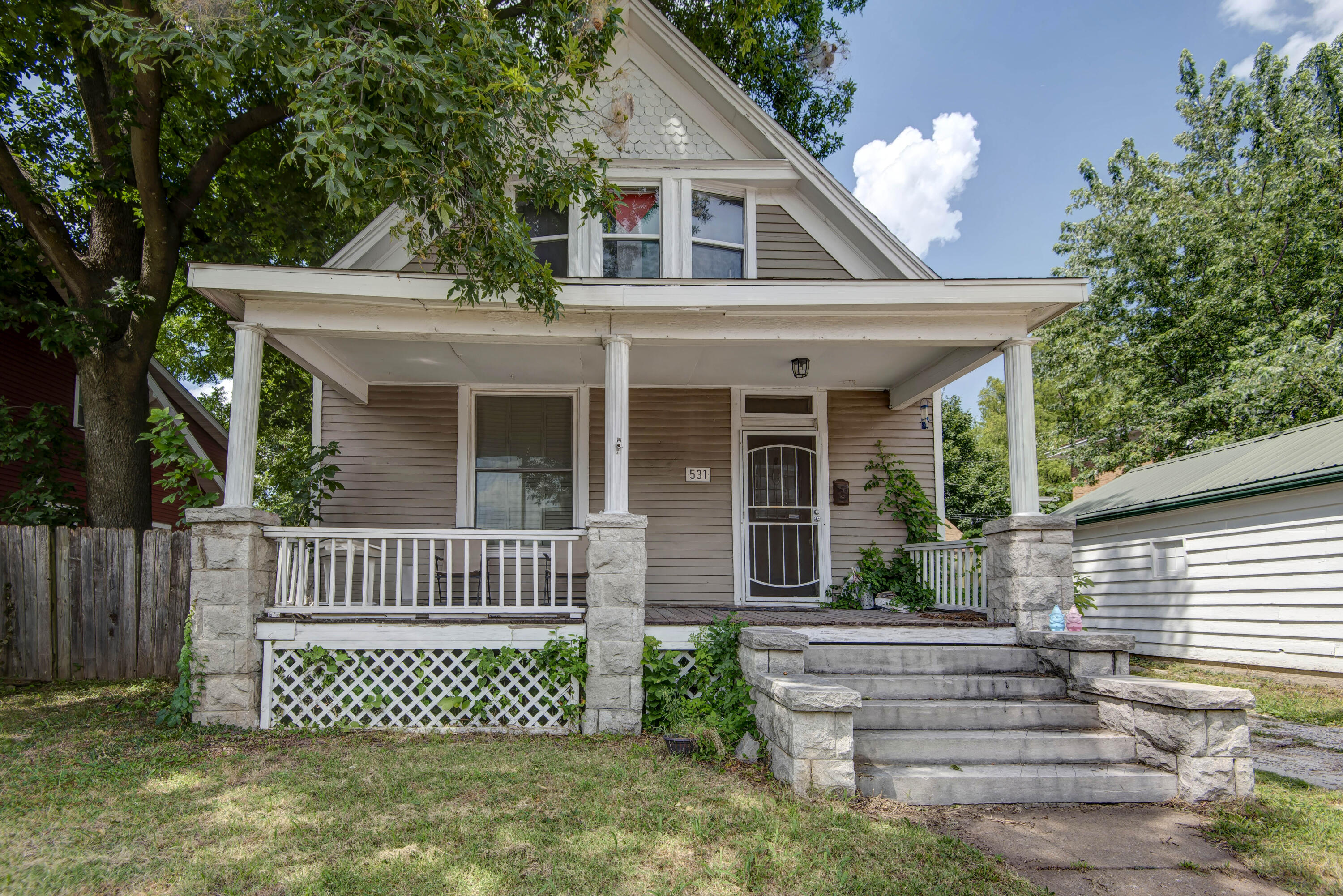 531 East Division Street Property Photo 1