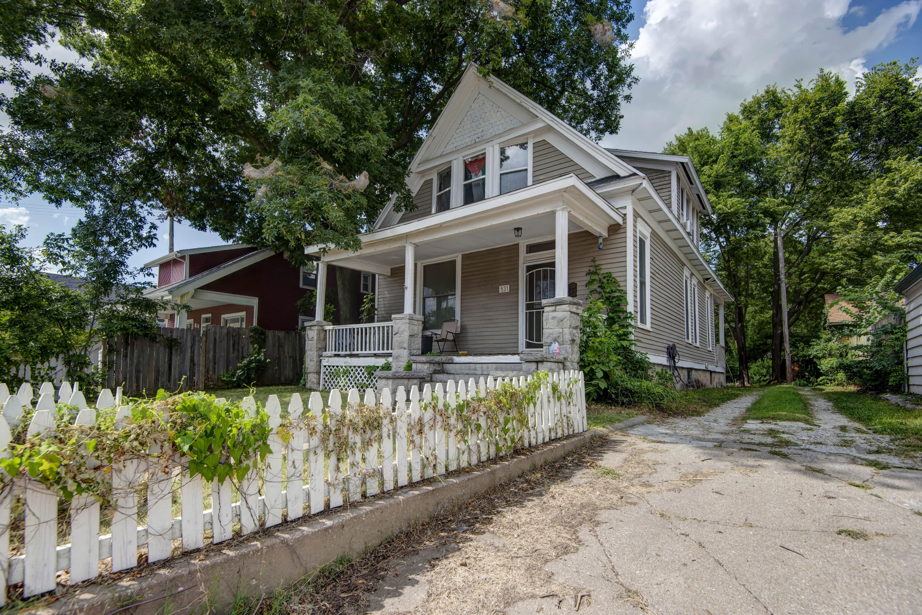 531 East Division Street Property Photo 3