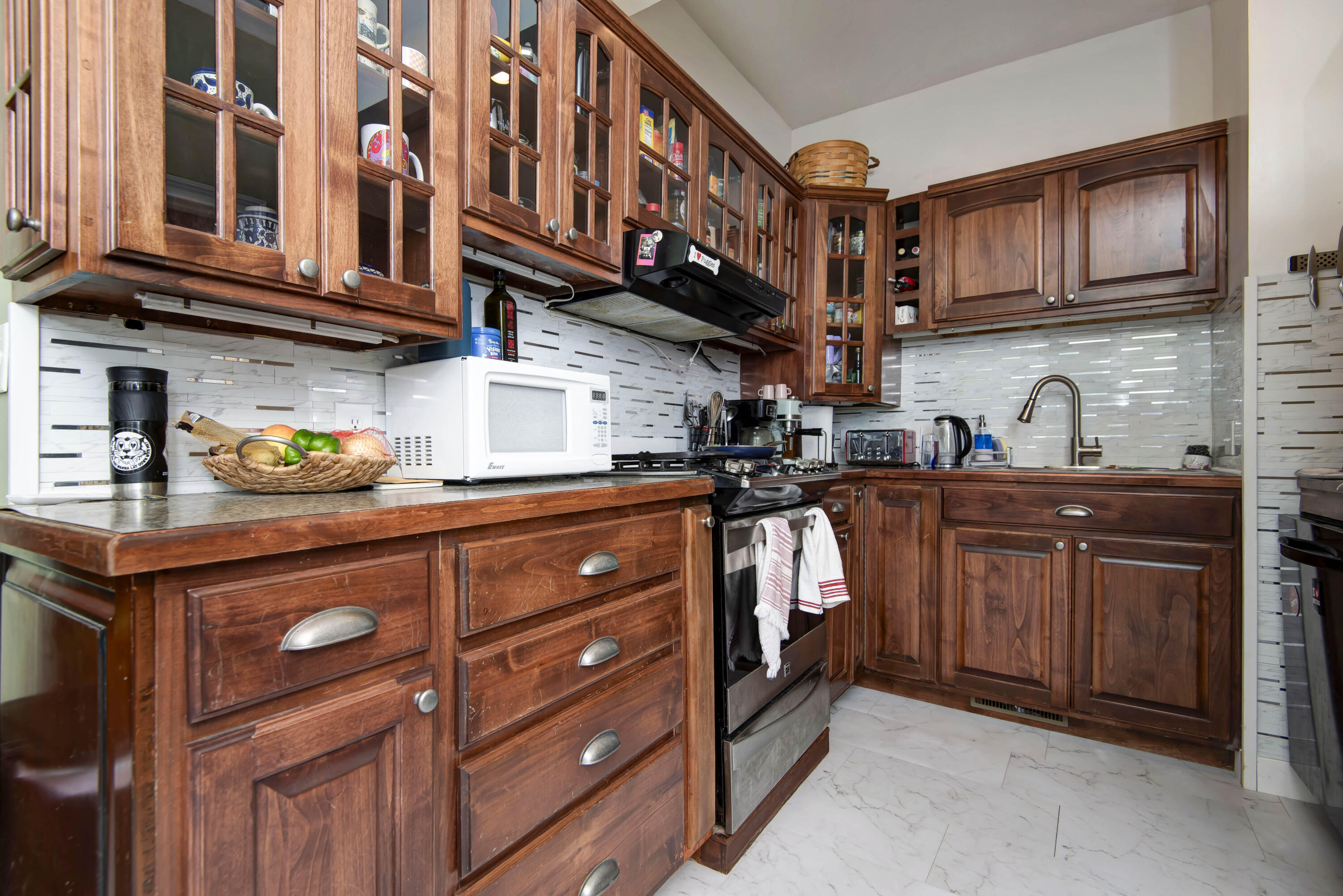 531 East Division Street Property Photo 12