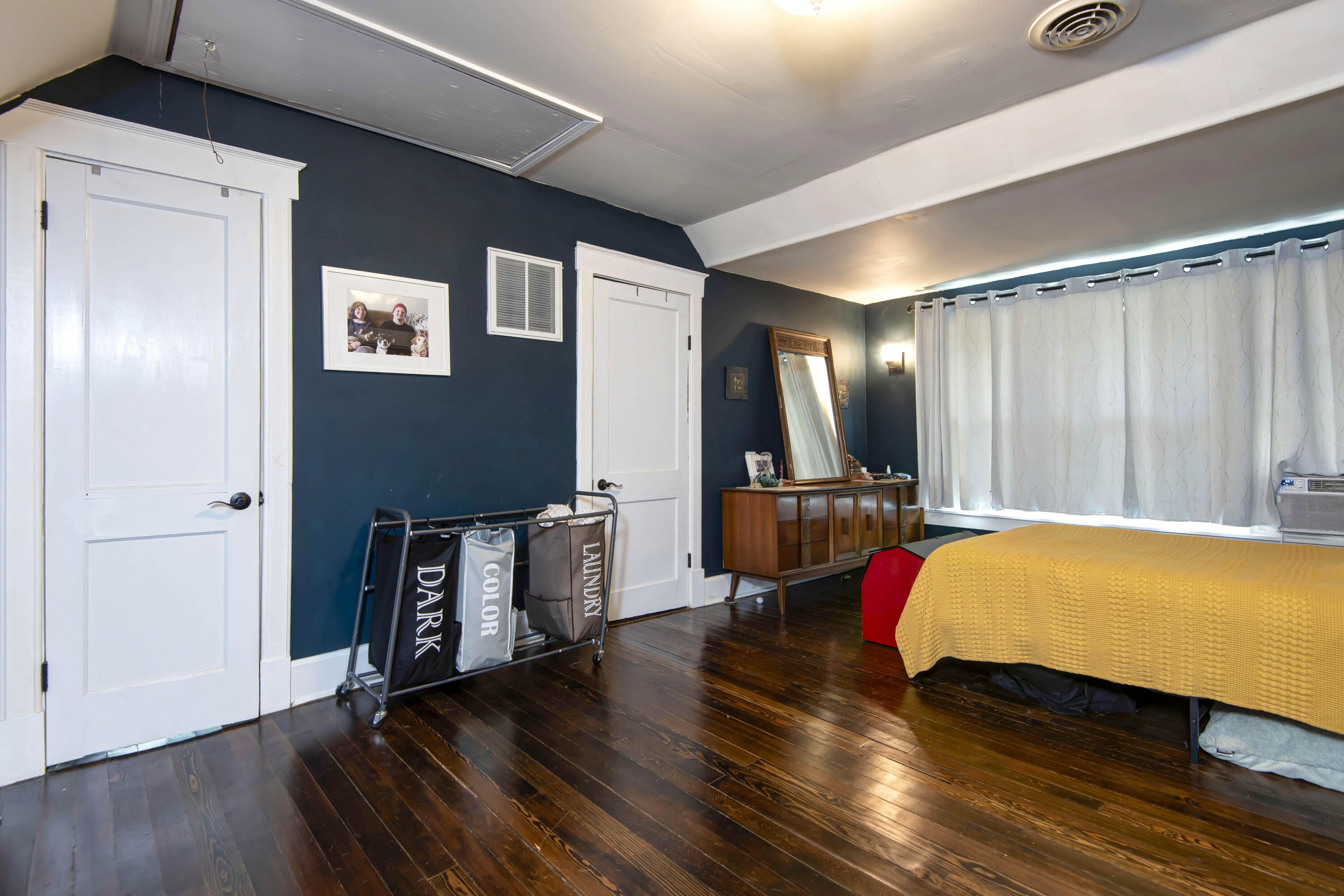 531 East Division Street Property Photo 15