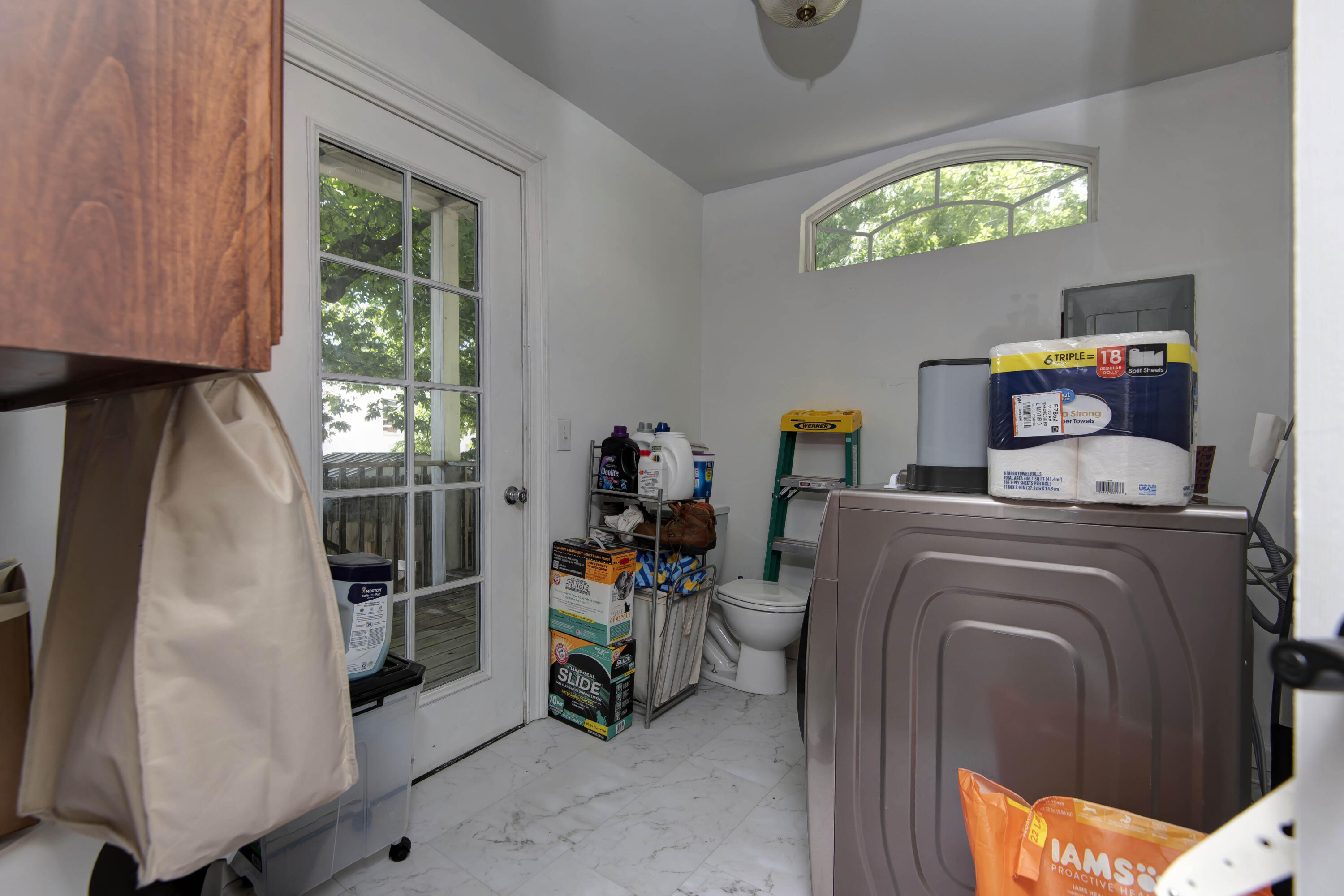 531 East Division Street Property Photo 20