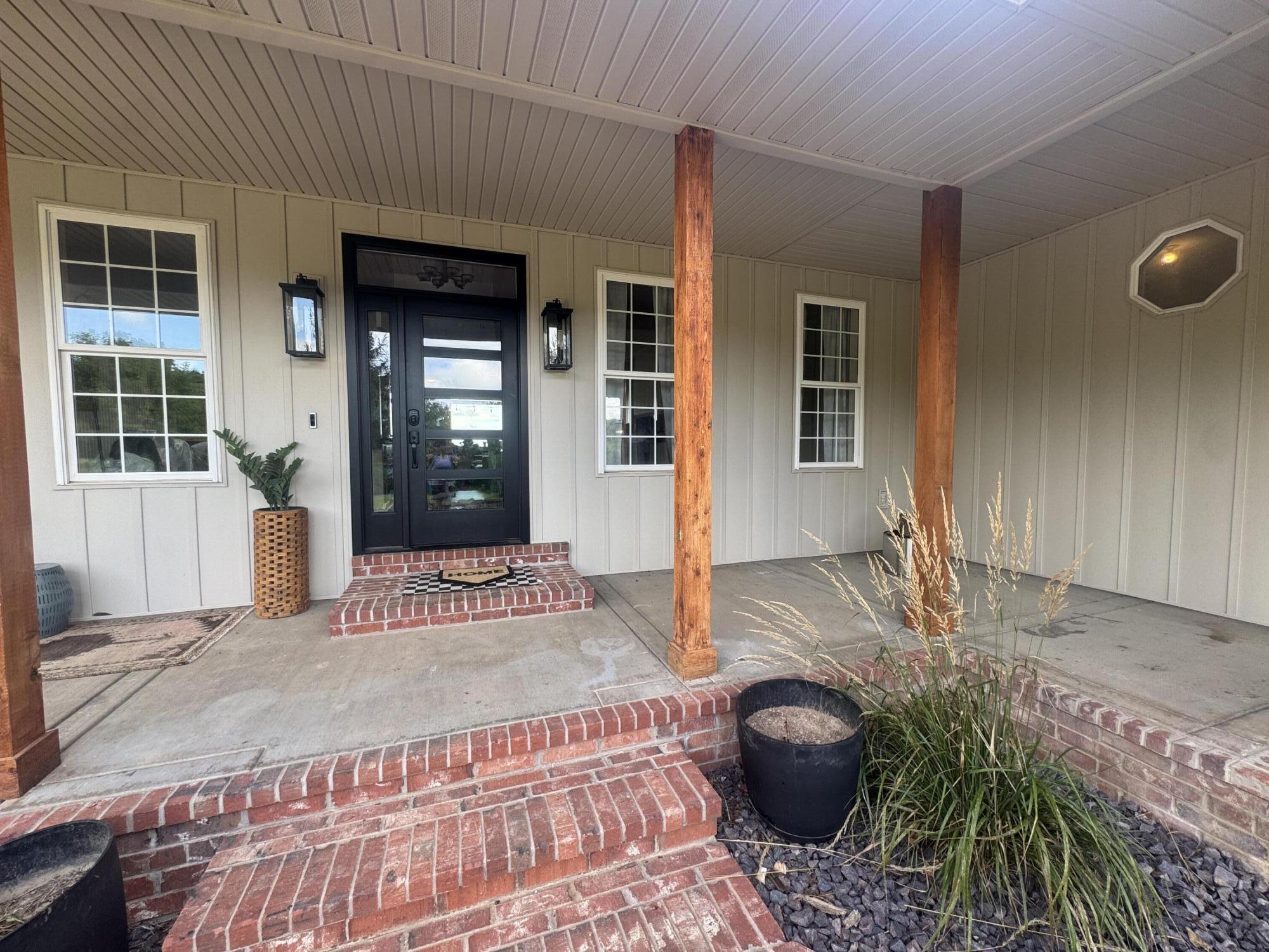 5407 East Farm Road 174 Property Photo 4