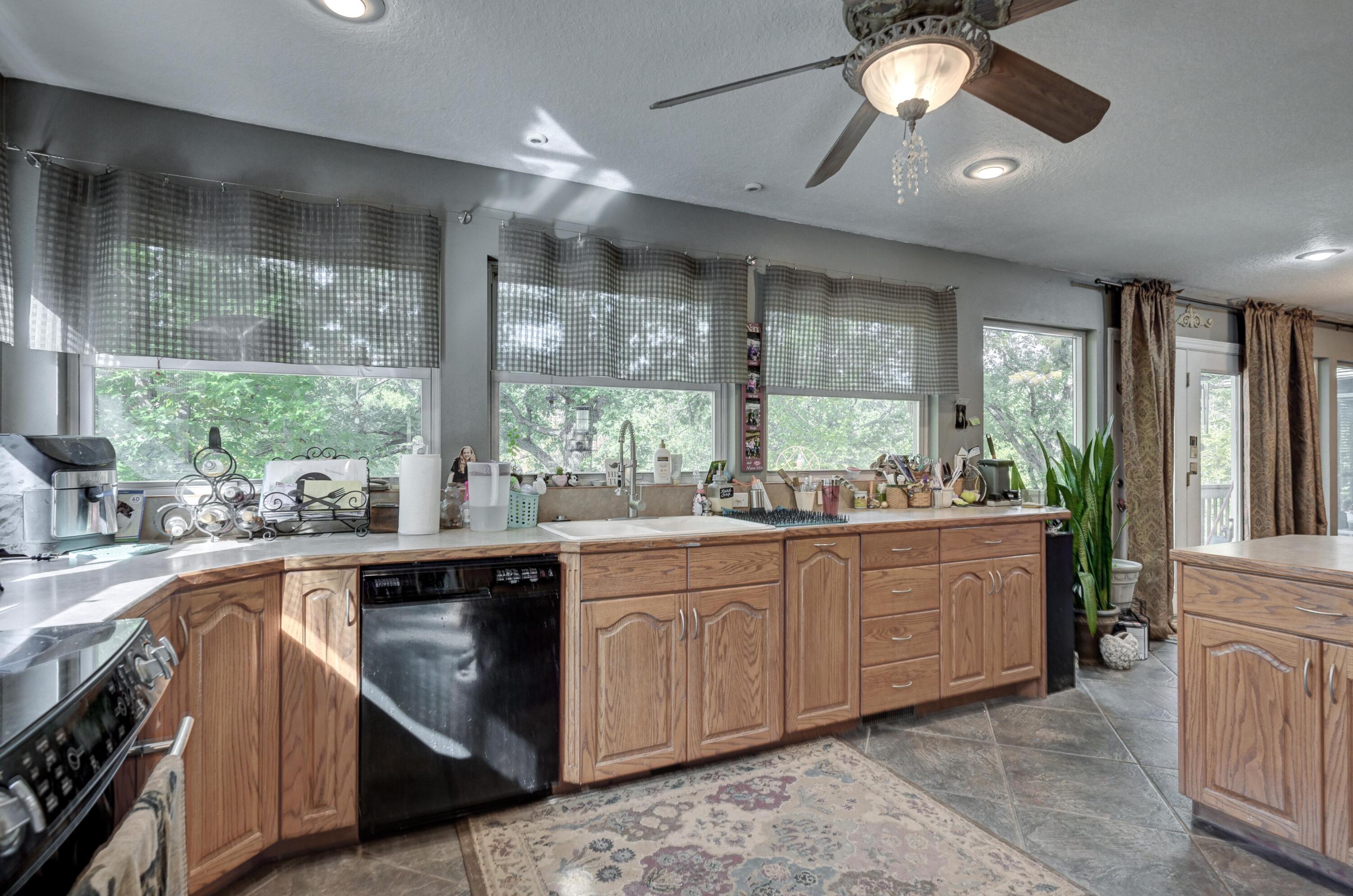 11802 Emden Lane Property Photo 12