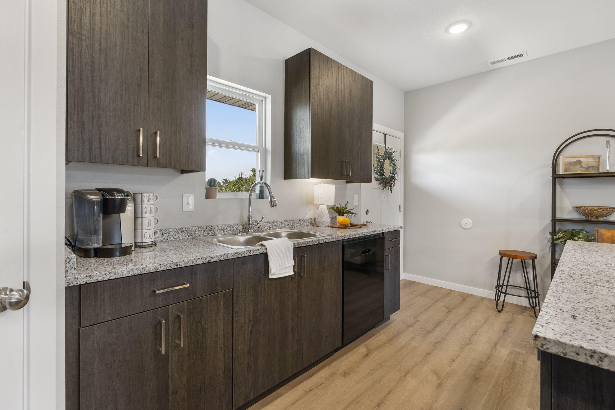 635 East Vivian Street Property Photo 12