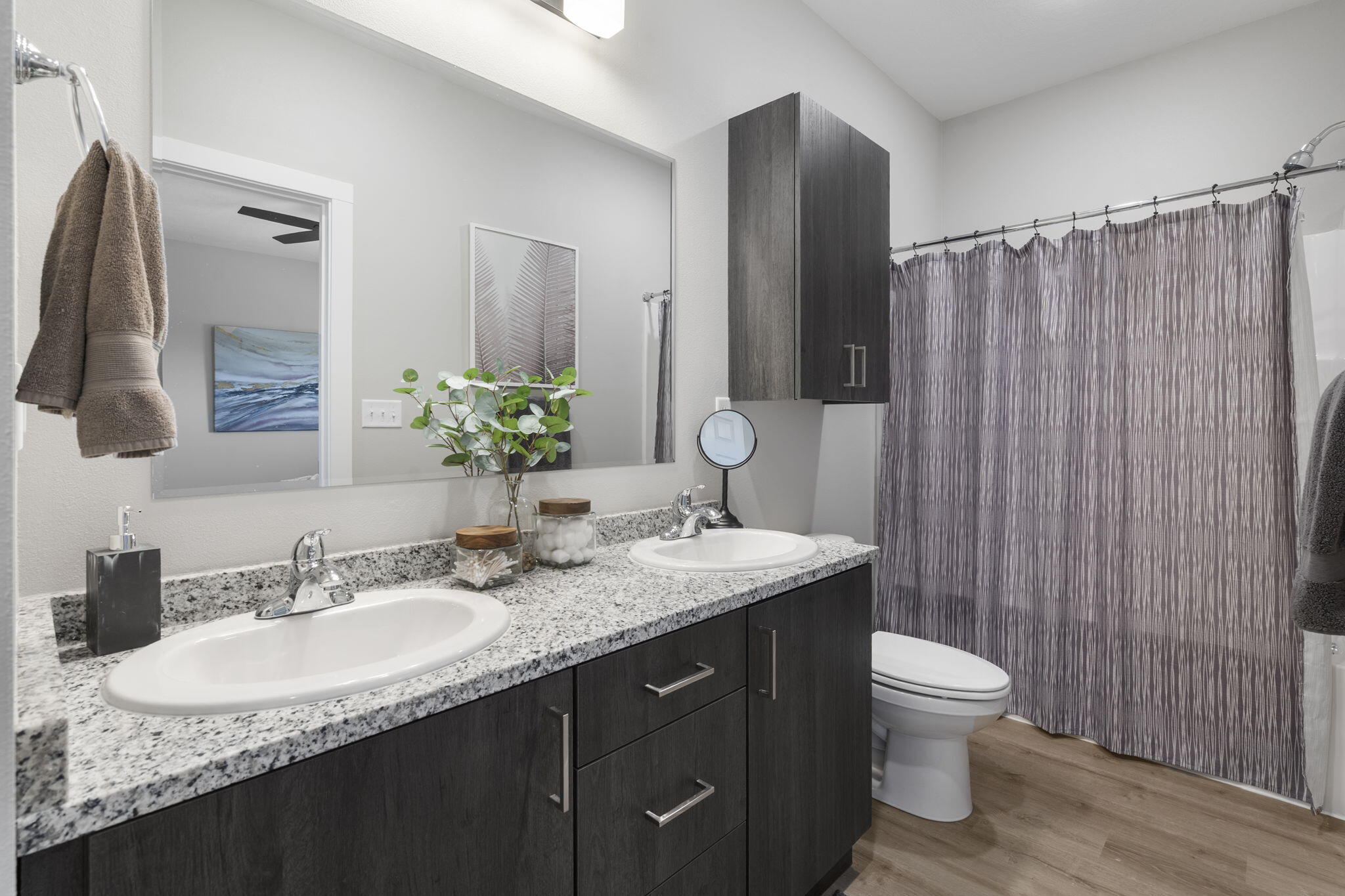 635 East Vivian Street Property Photo 20