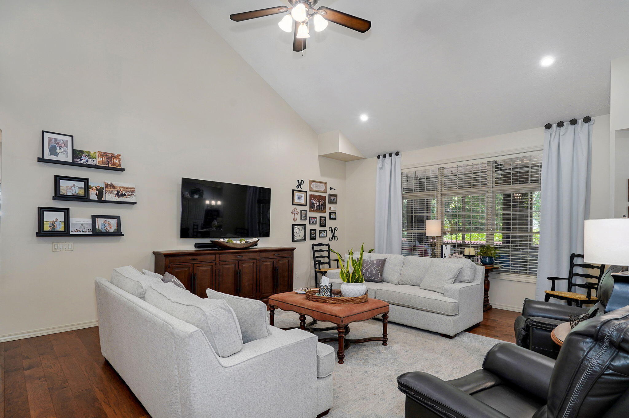 4363 East Misty Woods Street Property Photo 8