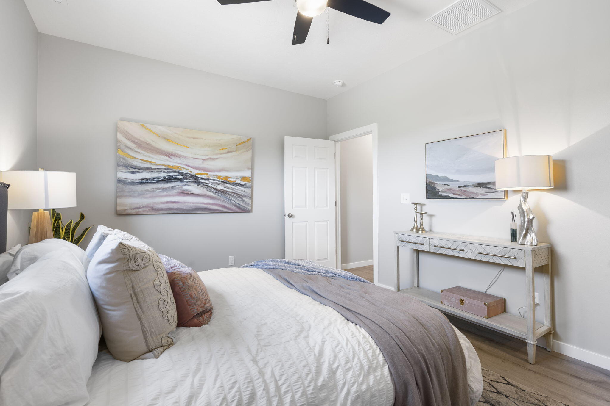655 East Vivian Street Property Photo 18
