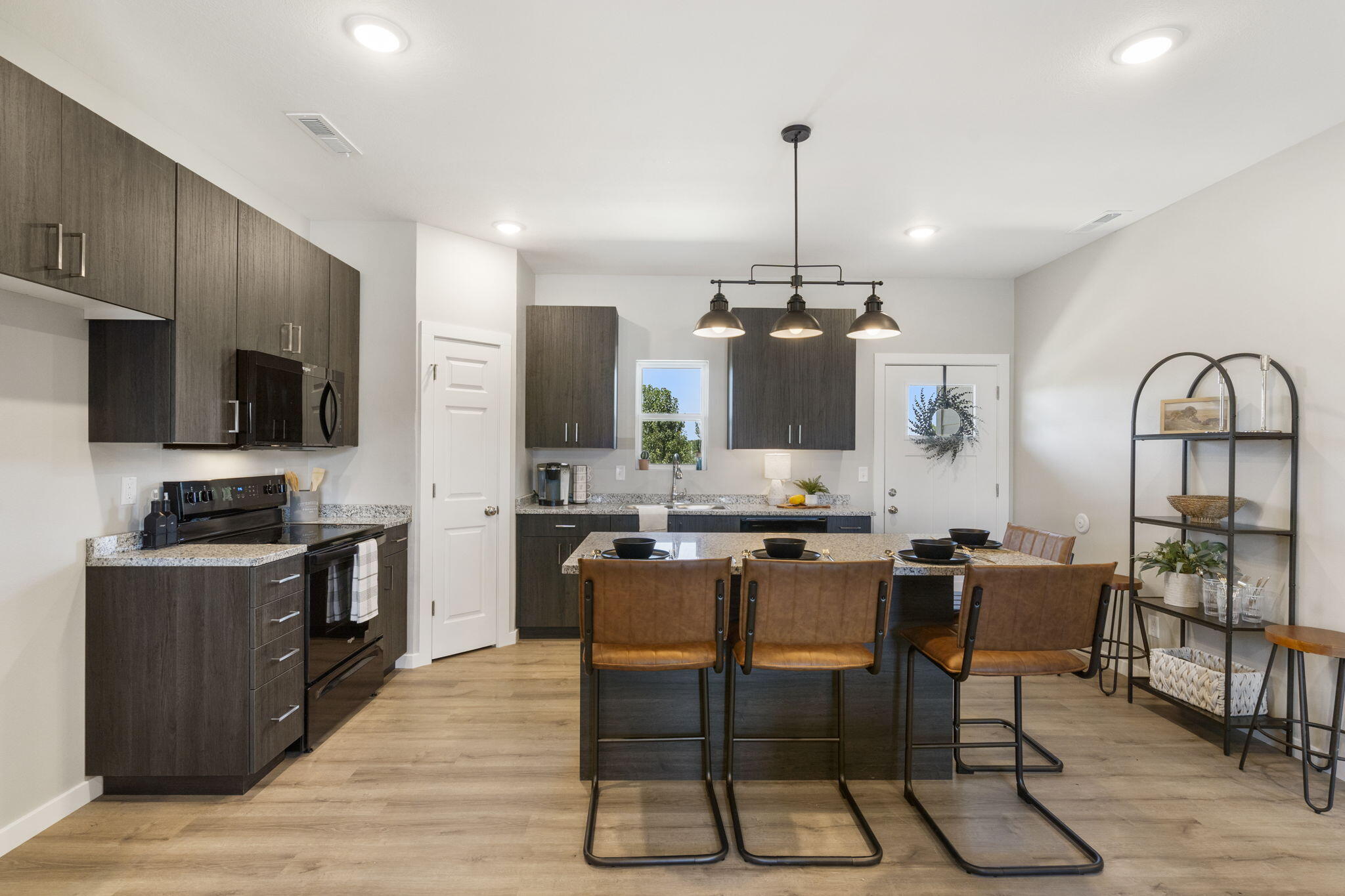 665 East Vivian Street Property Photo 15