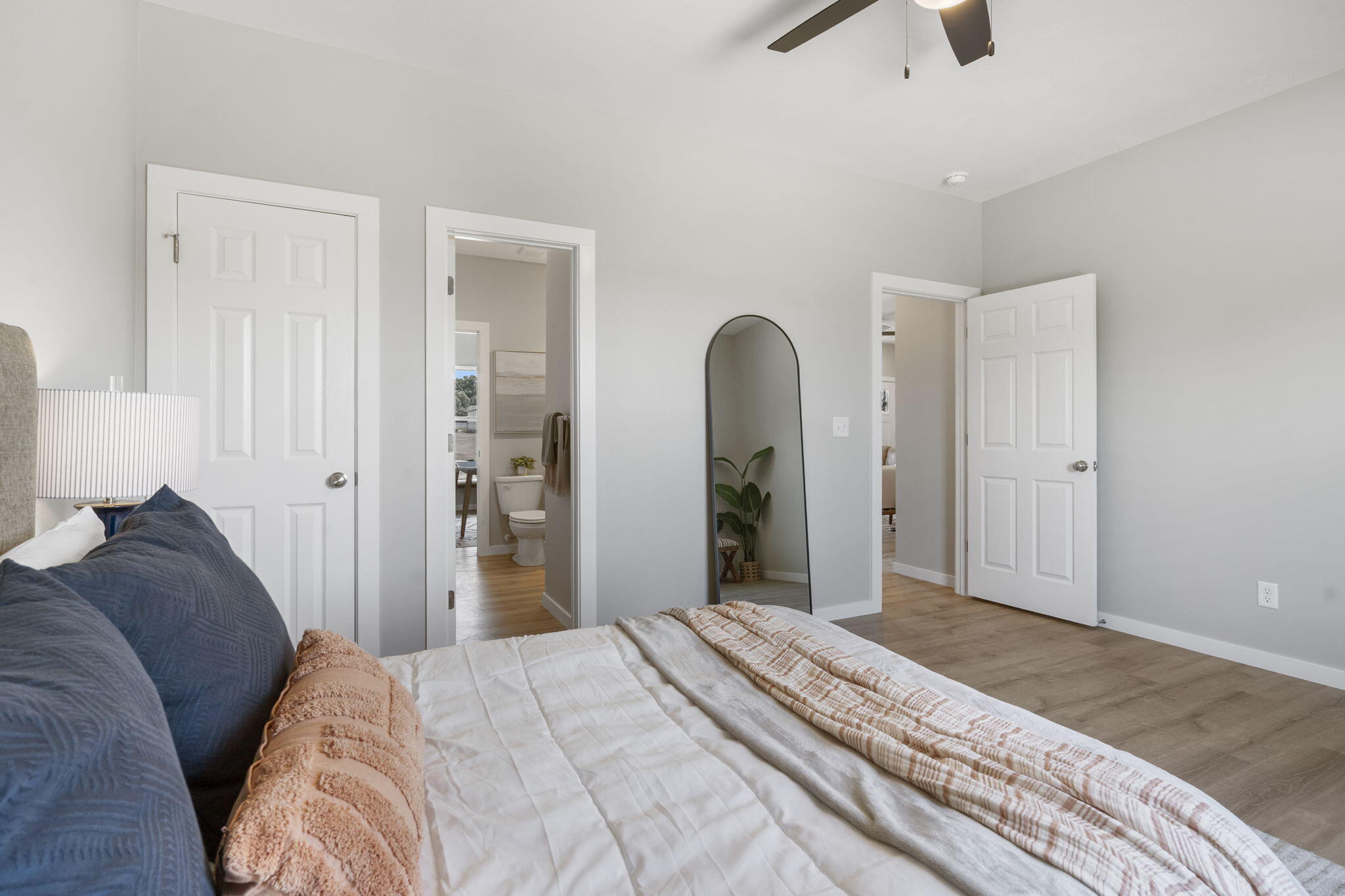 665 East Vivian Street Property Photo 28