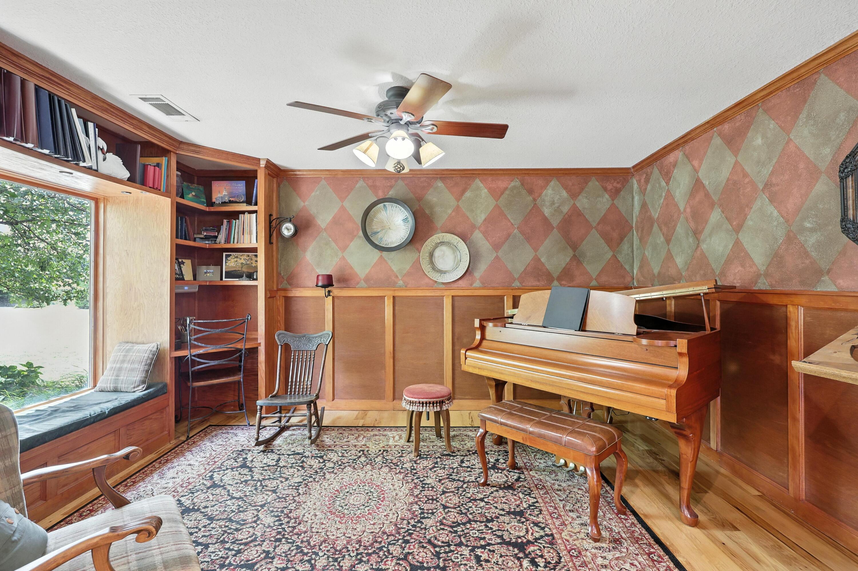 21078 Colt Lane Property Photo 6