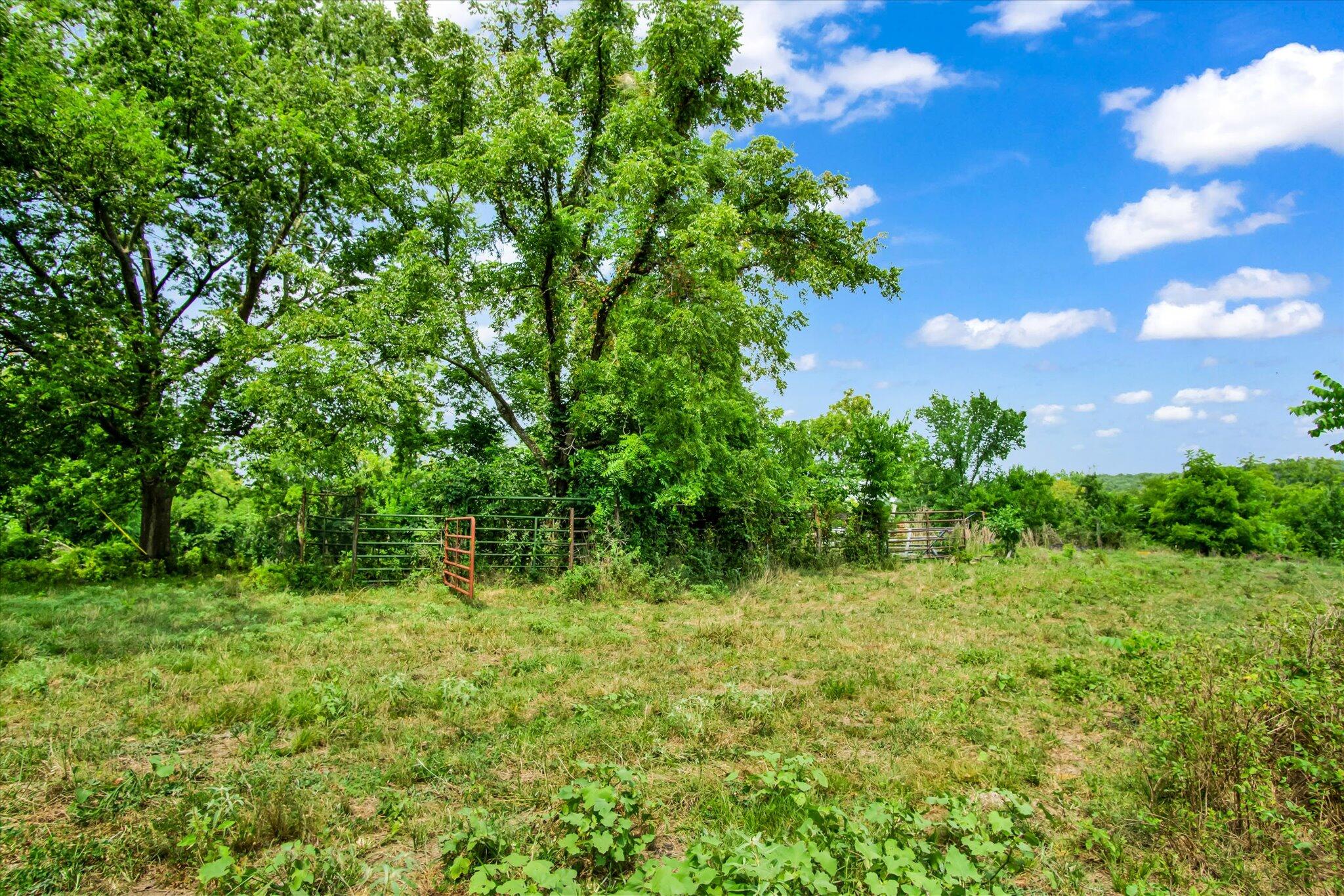 002 East 405th Road Property Photo 24