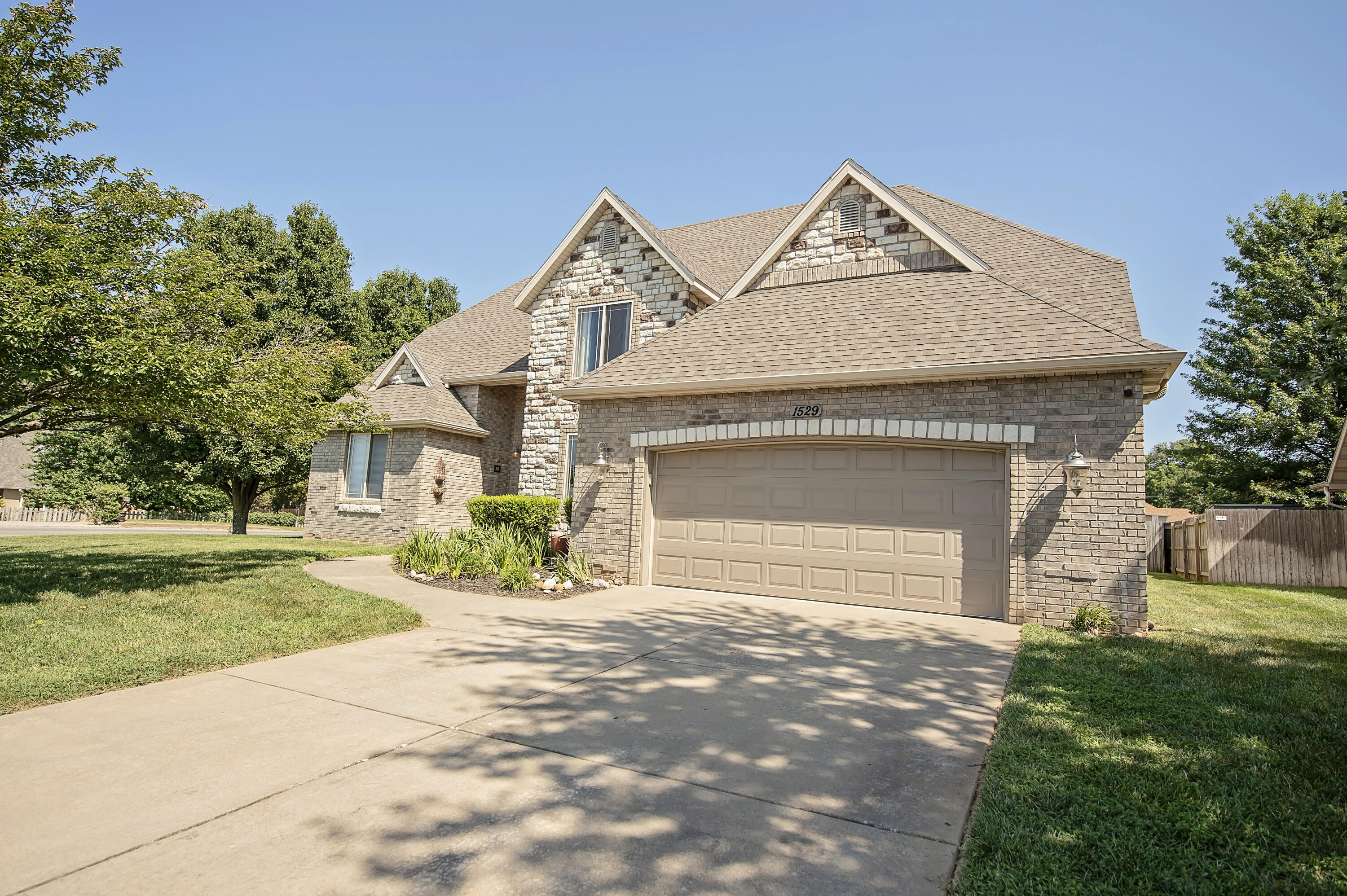 1529 West Maplewood Street Property Photo 3