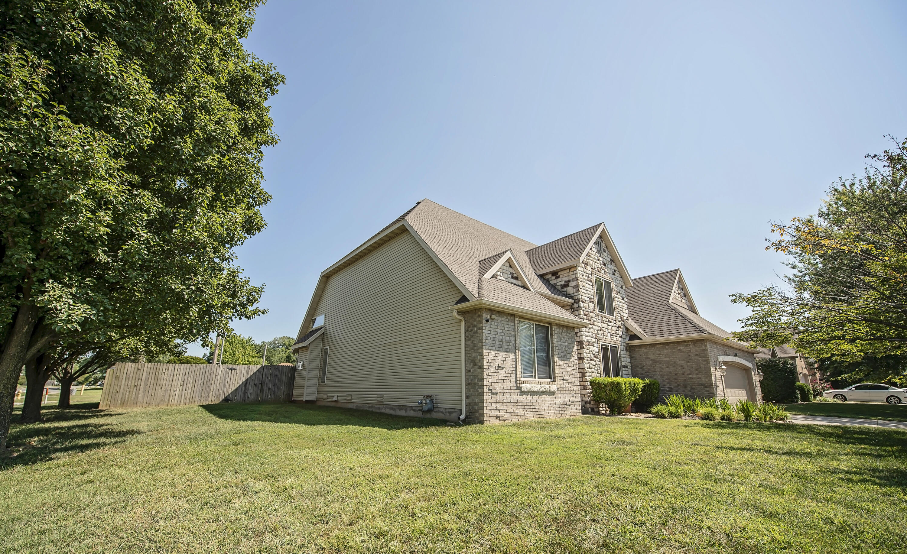 1529 West Maplewood Street Property Photo 4