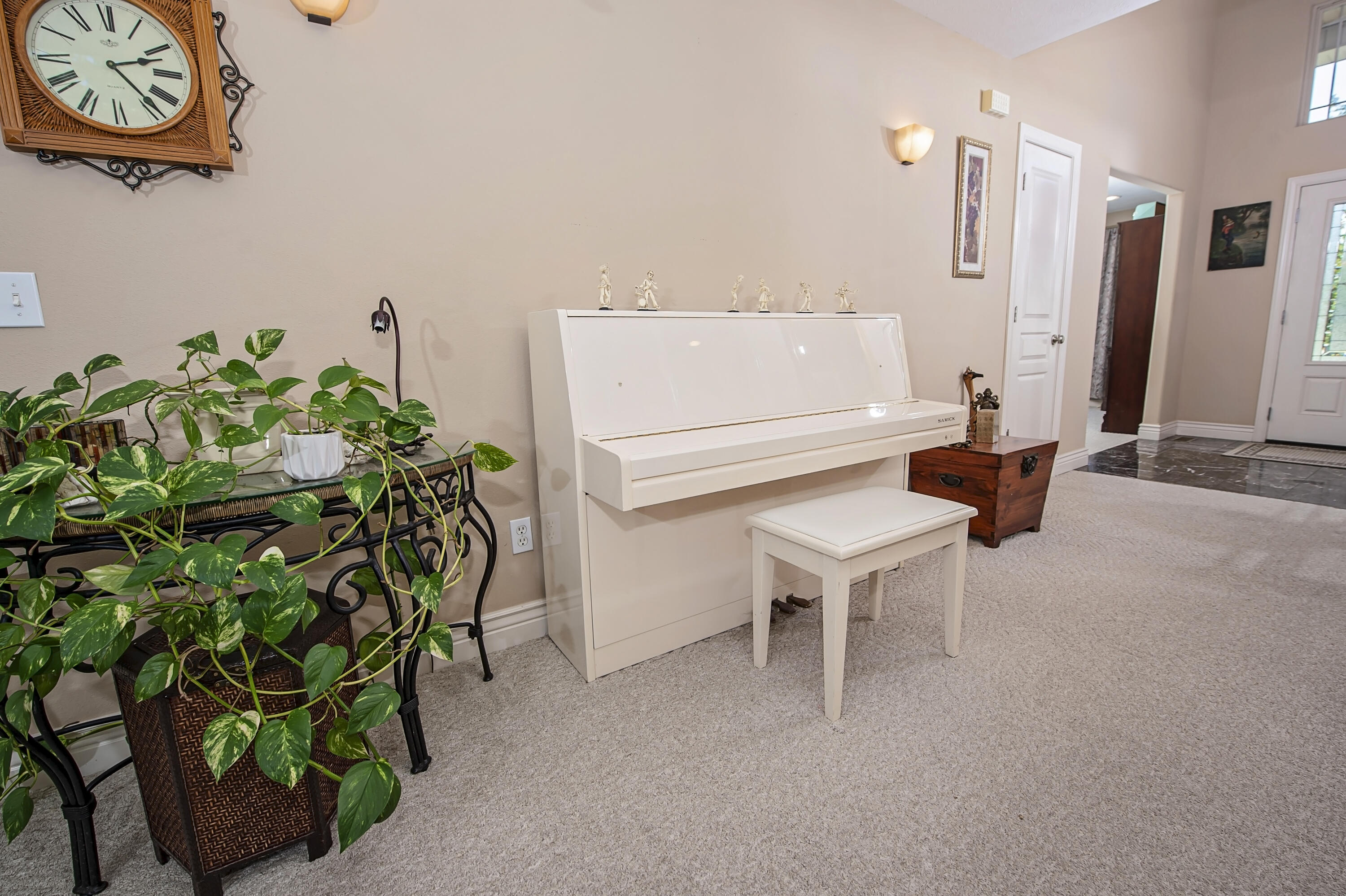1529 West Maplewood Street Property Photo 10