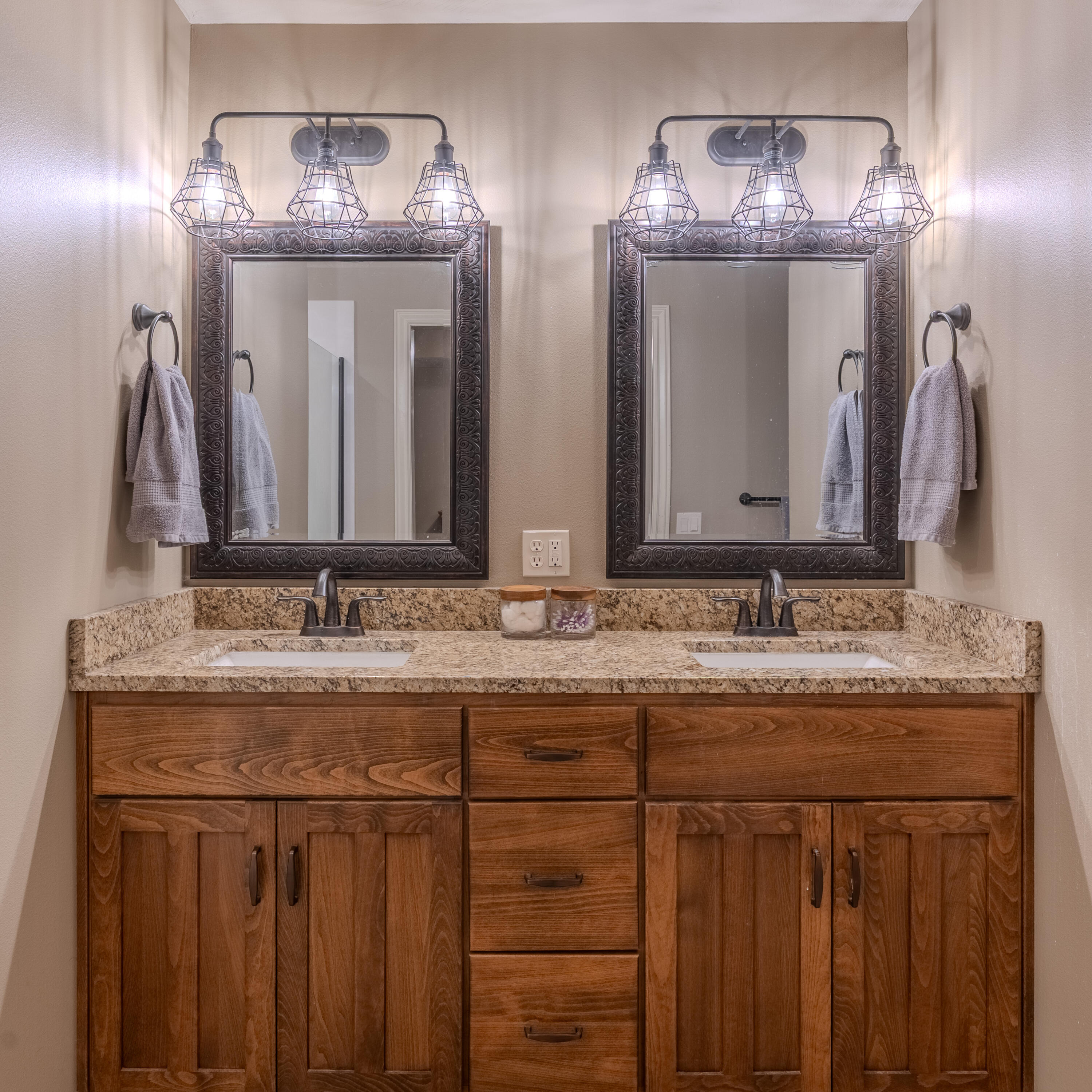3764 North Huntington Avenue Property Photo 10