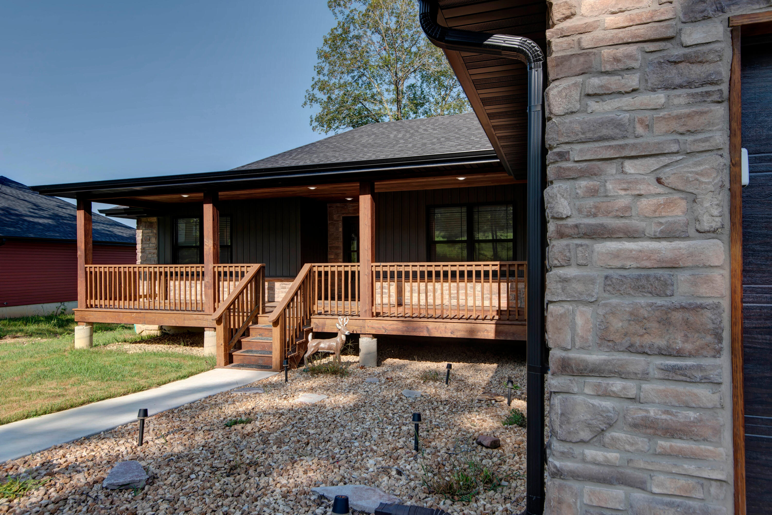 183 Sunshine Avenue Property Photo 3