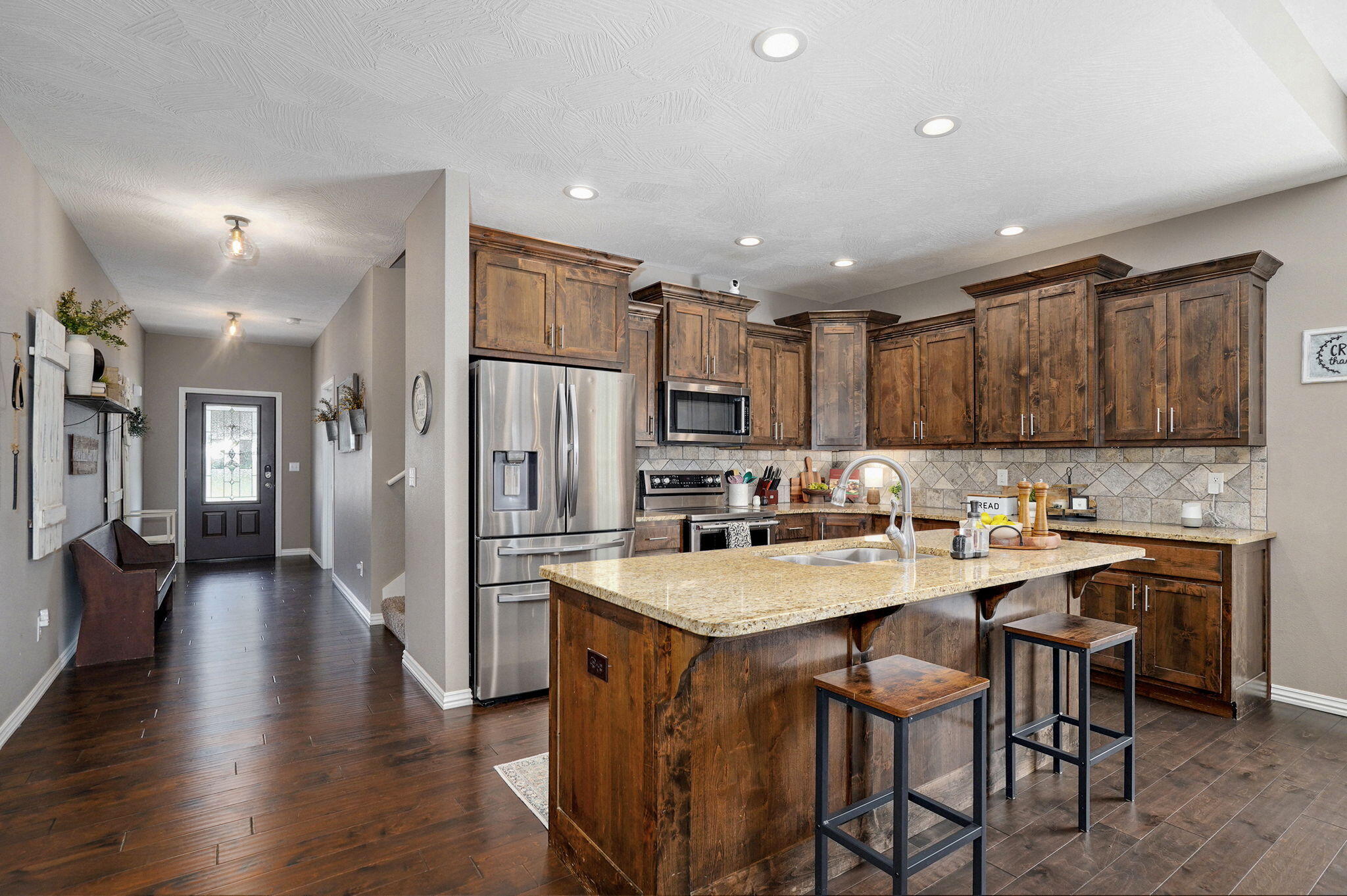 813 East Romeo Court Property Photo 8