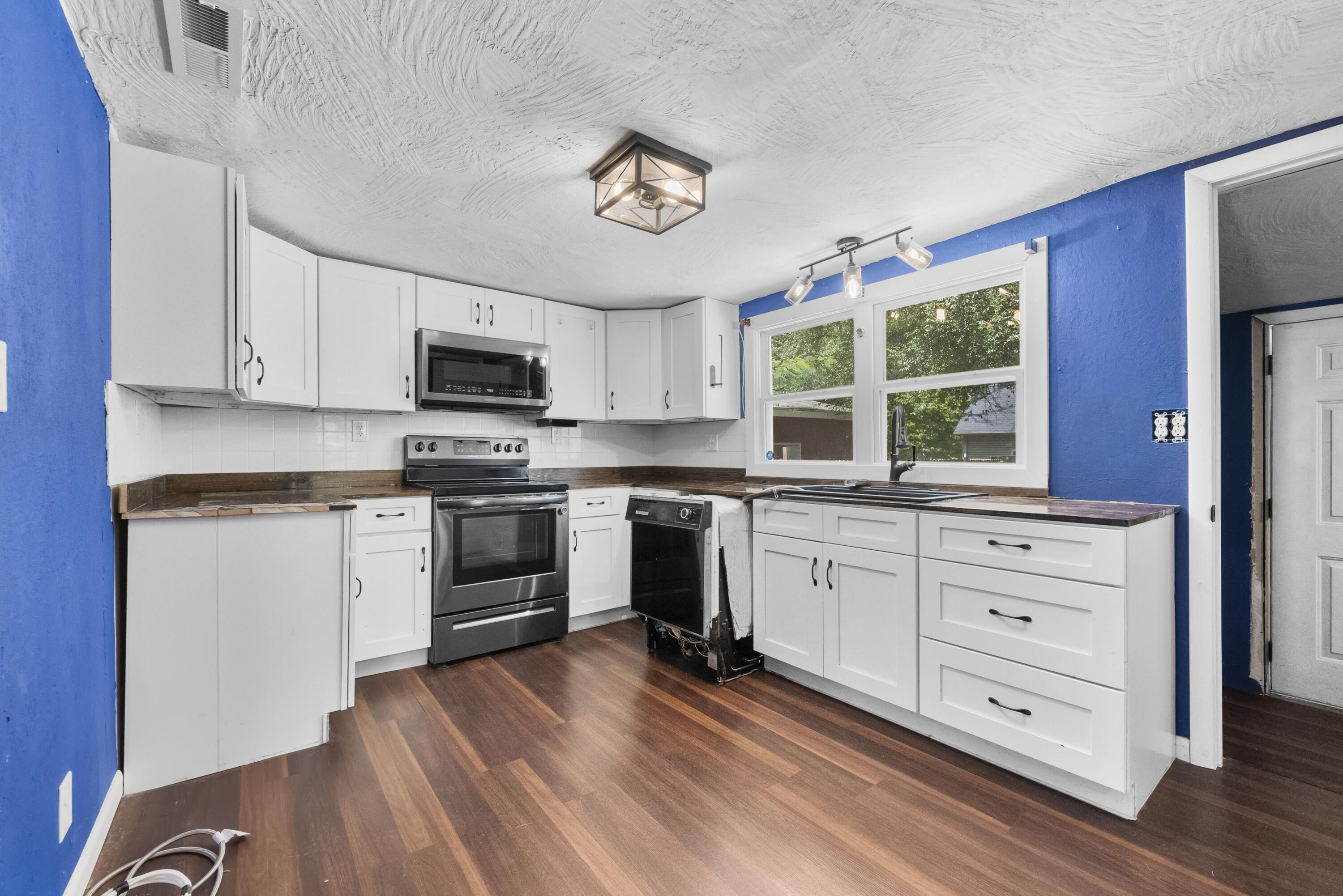 407 East Turner Street Property Photo 28