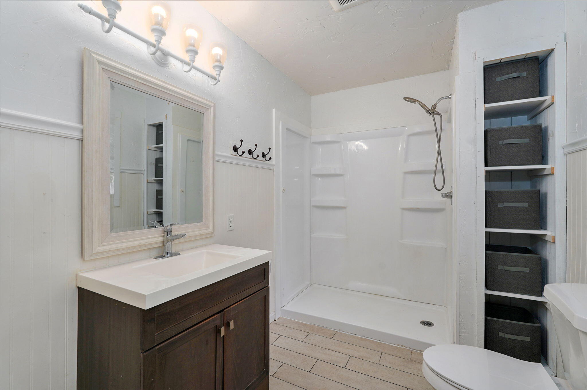 912 Brooke Court Property Photo 10