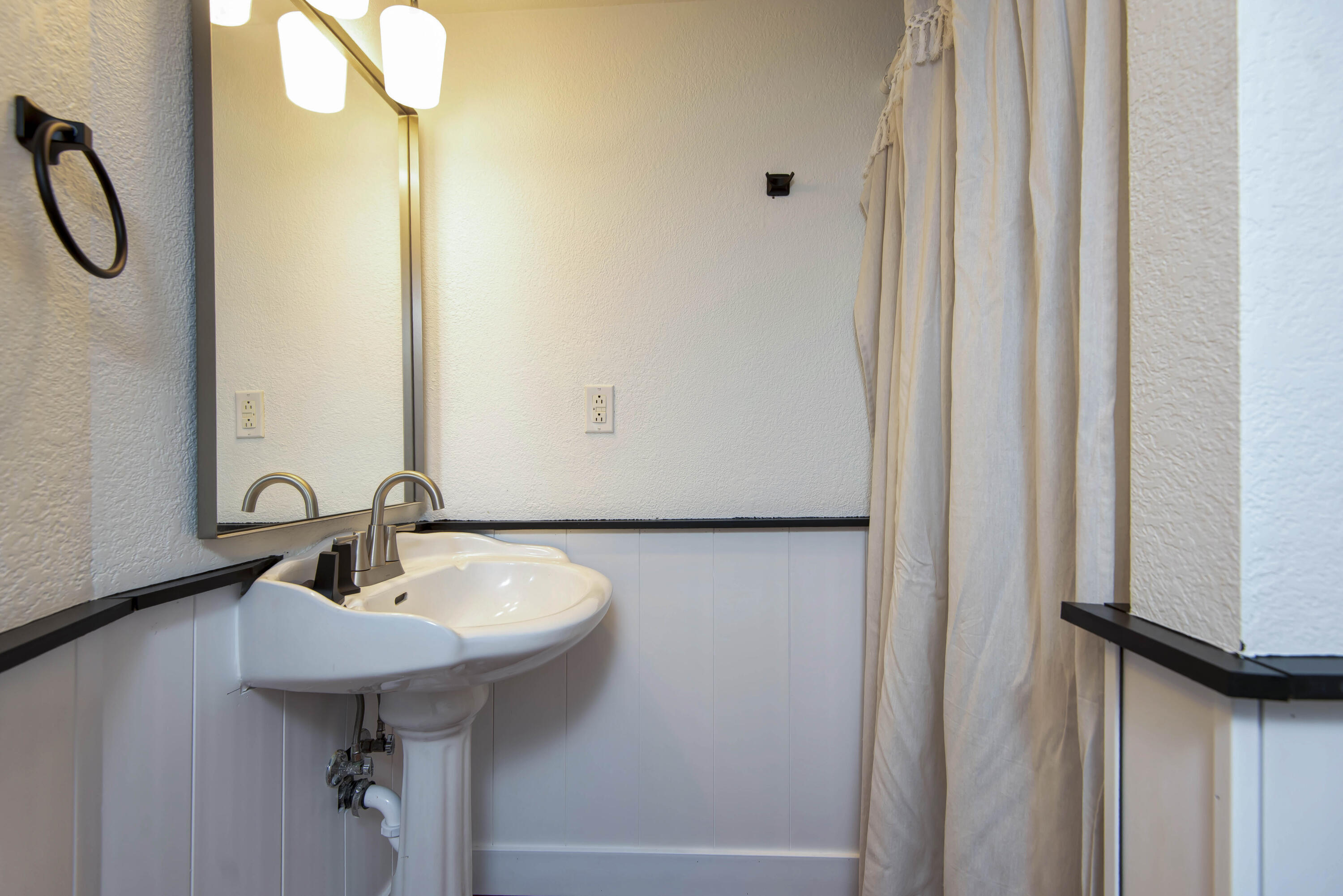 504 East Delmar Street Property Photo 30
