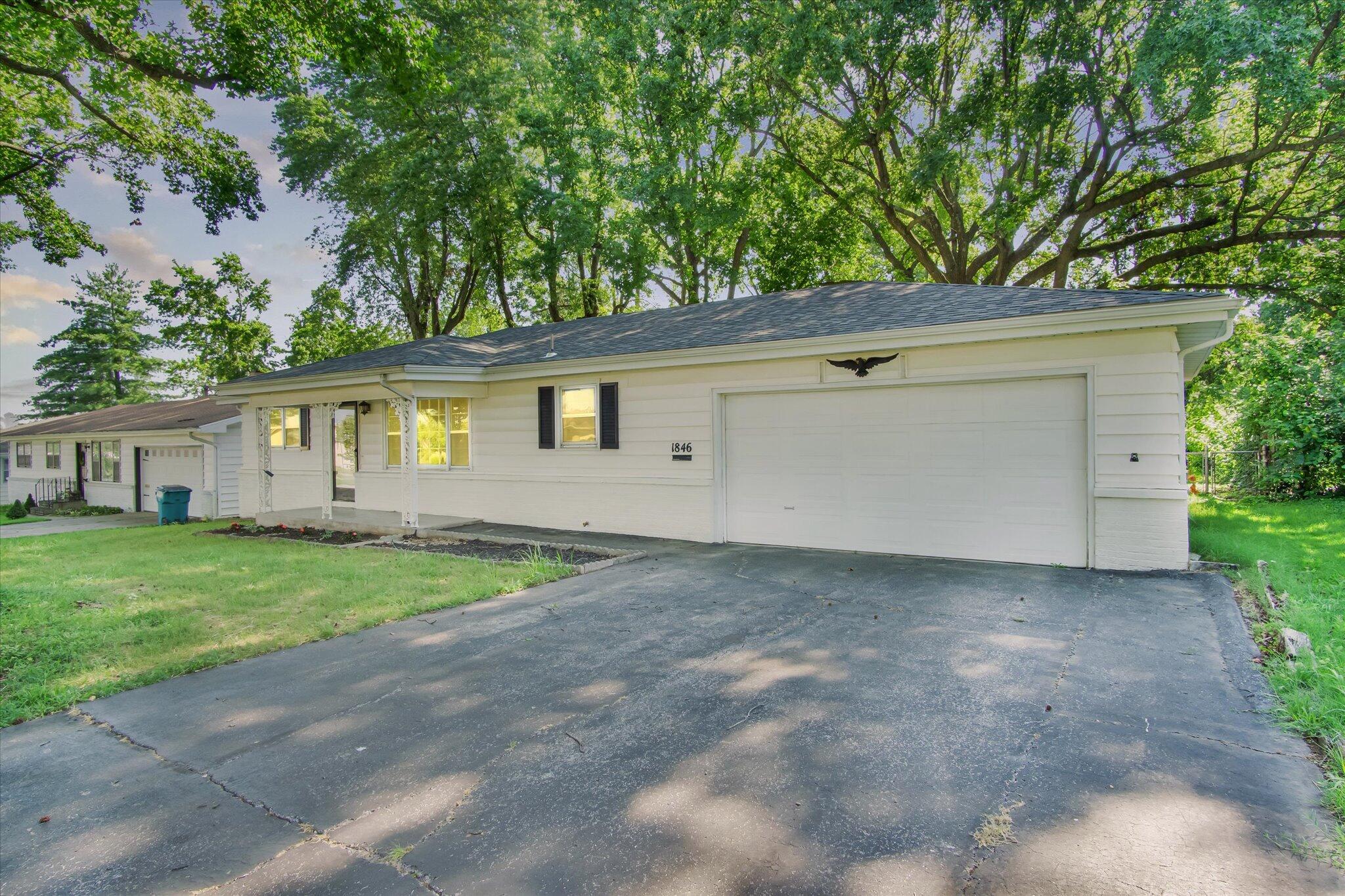 1846 South Nettleton Avenue Property Photo 1