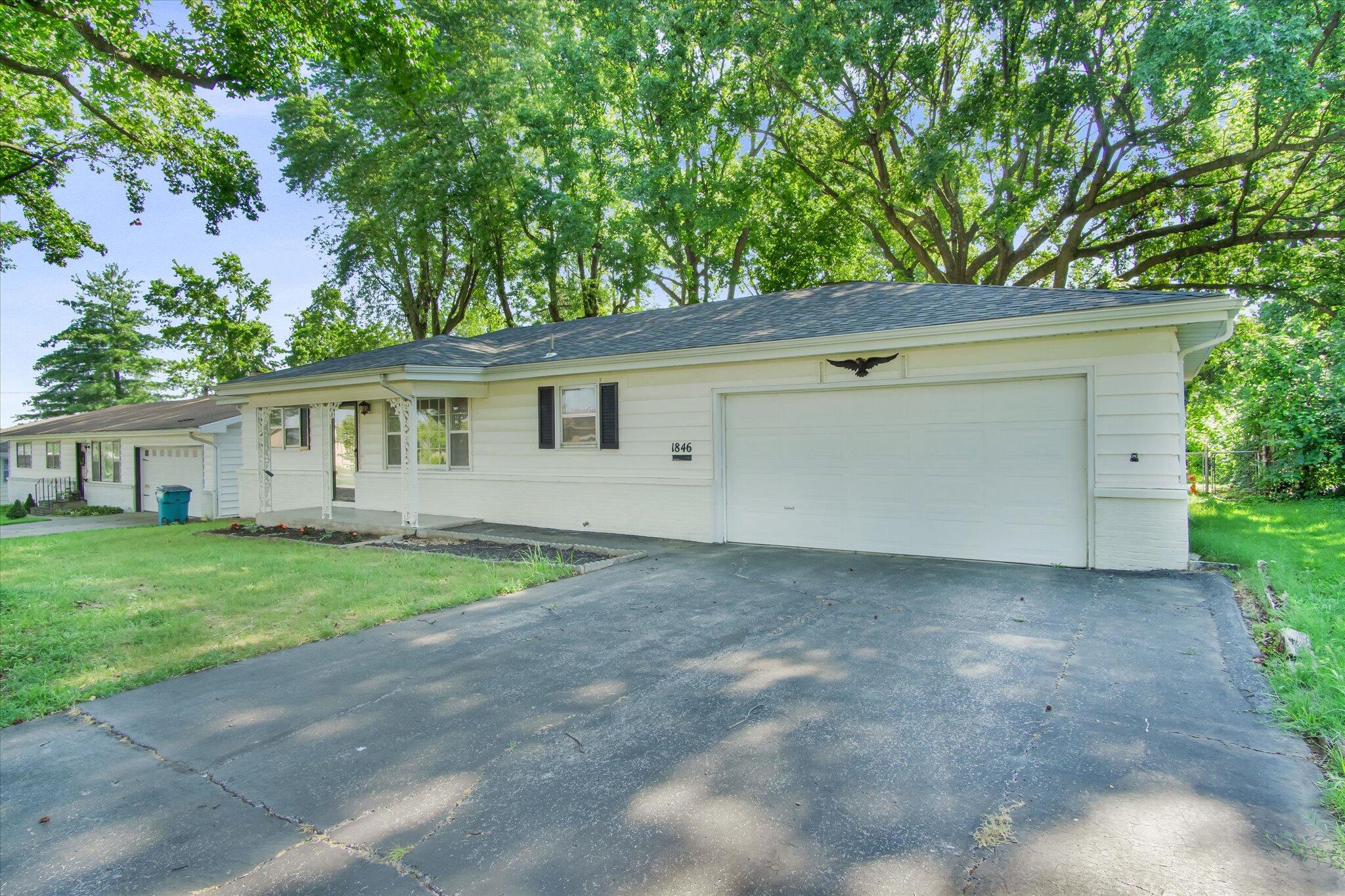 1846 South Nettleton Avenue Property Photo 2