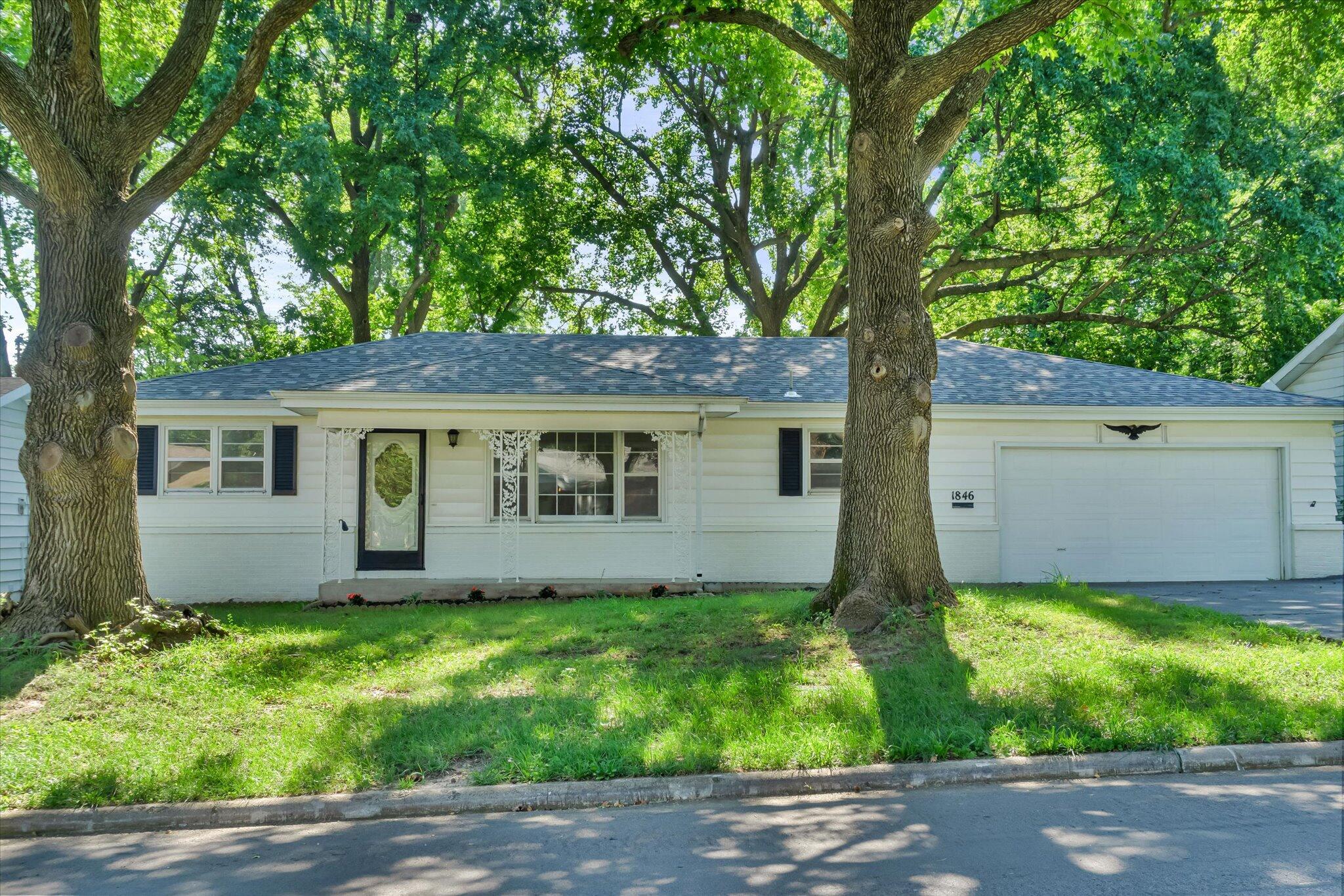 1846 South Nettleton Avenue Property Photo 3