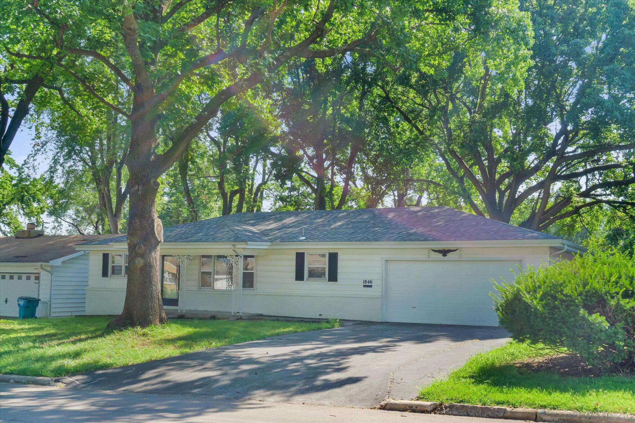 1846 South Nettleton Avenue Property Photo 4