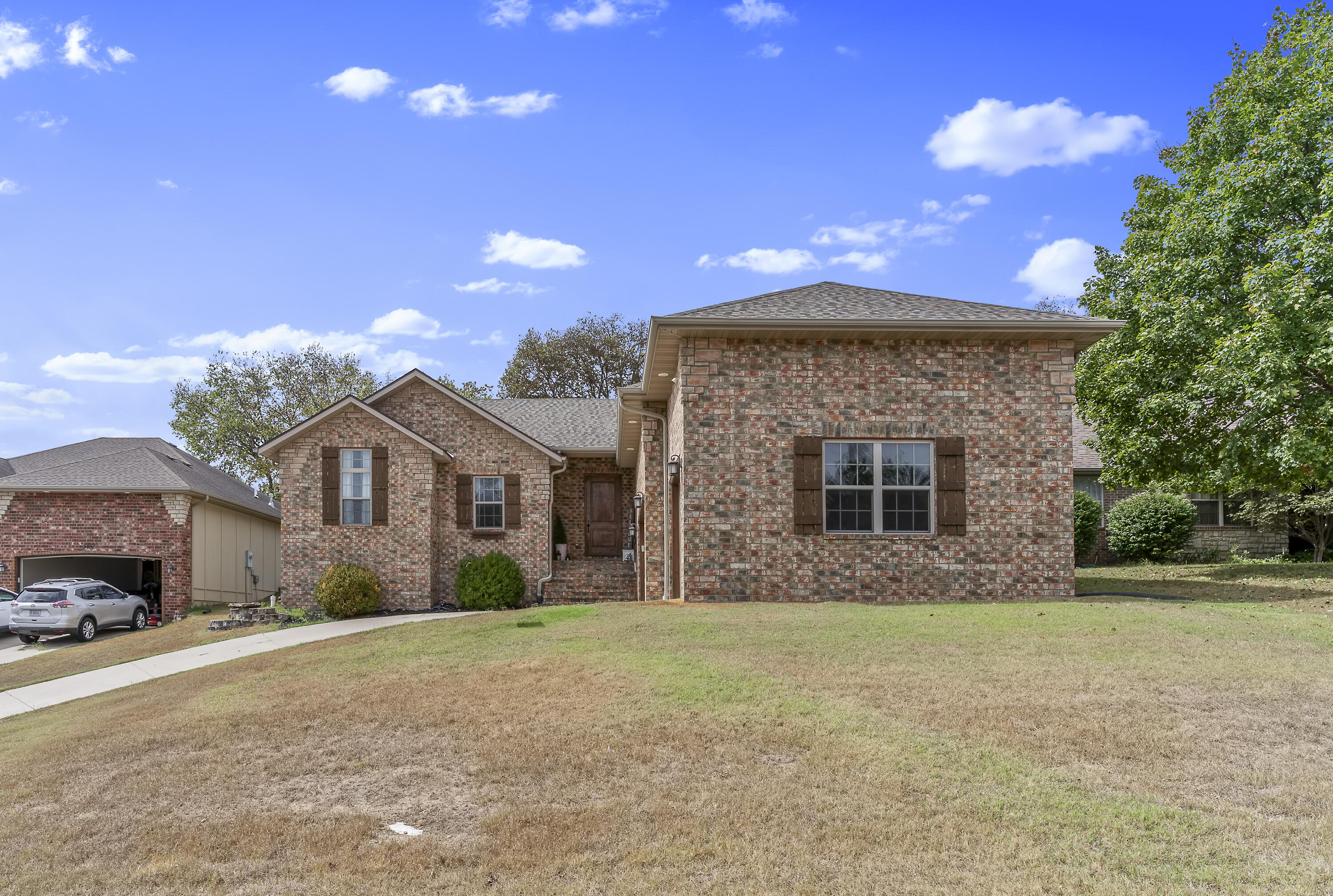 5475 South Farm Road 141 Property Photo 1