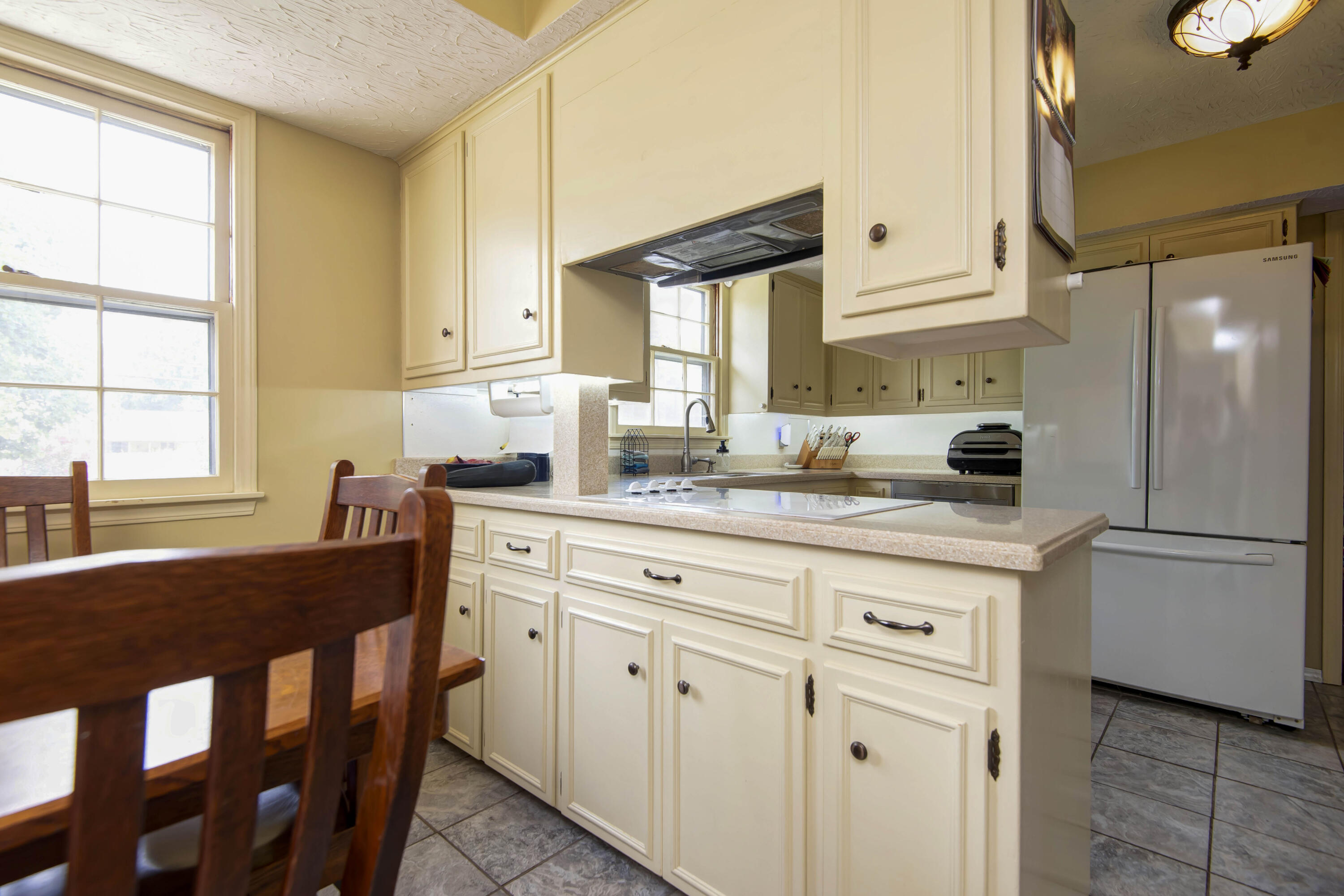 2125 East Meadow Property Photo 10