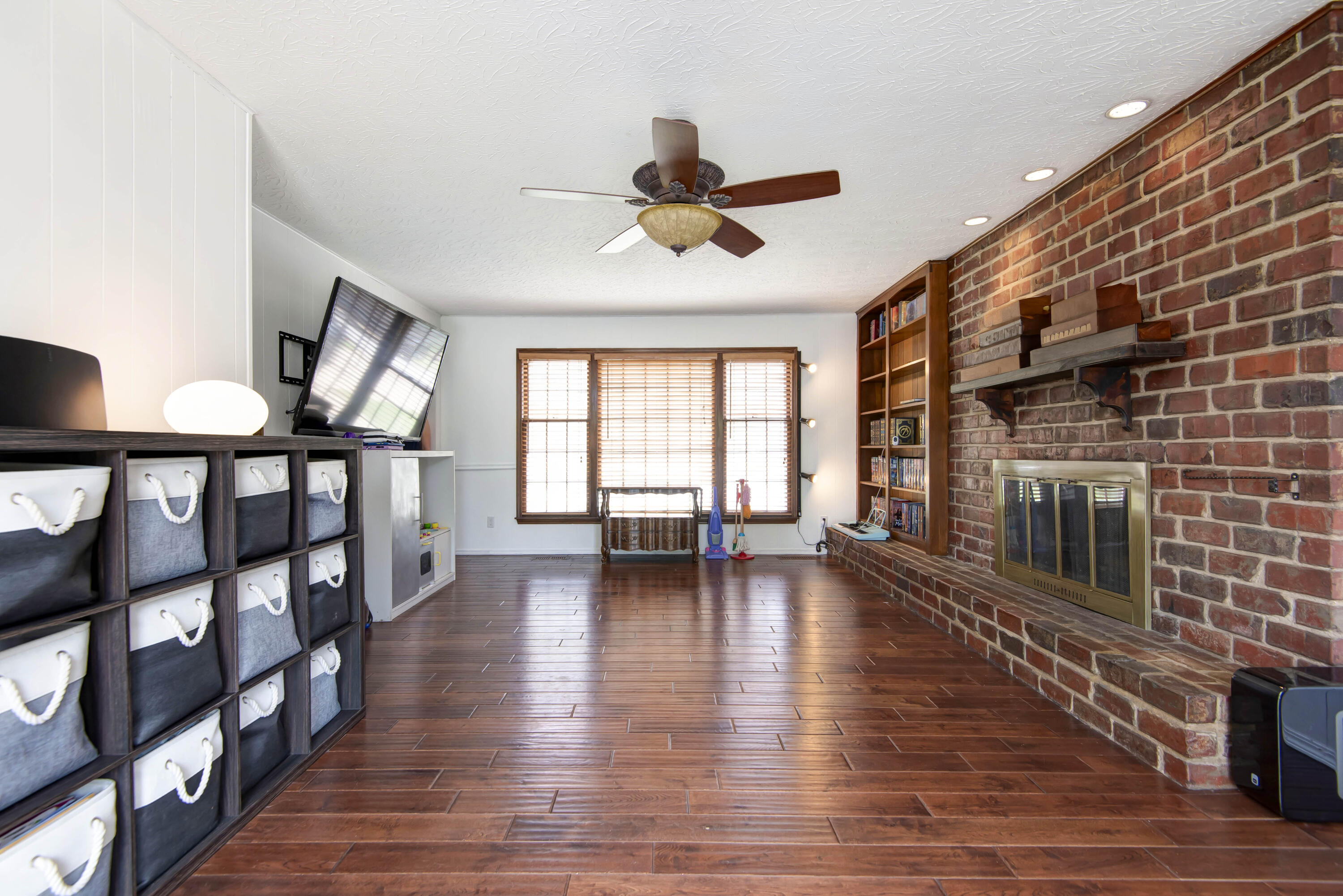 2125 East Meadow Property Photo 13