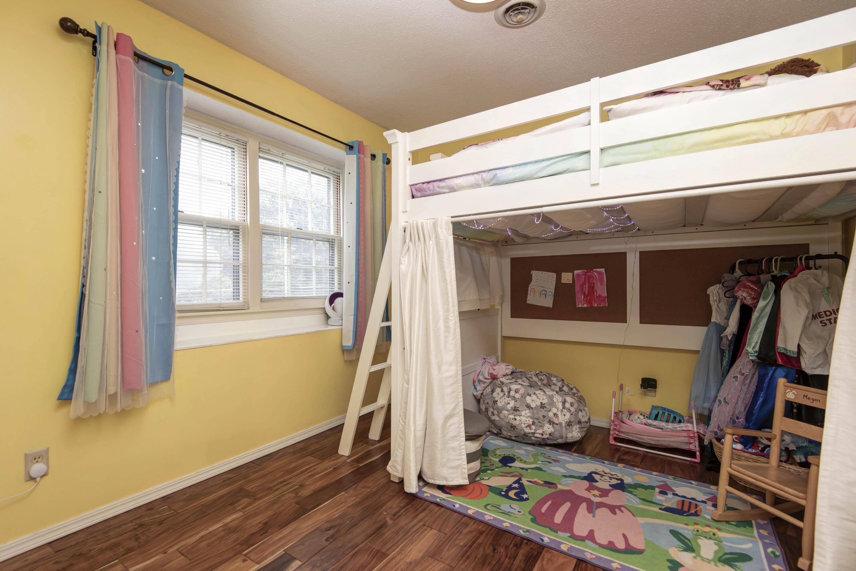 2125 East Meadow Property Photo 19