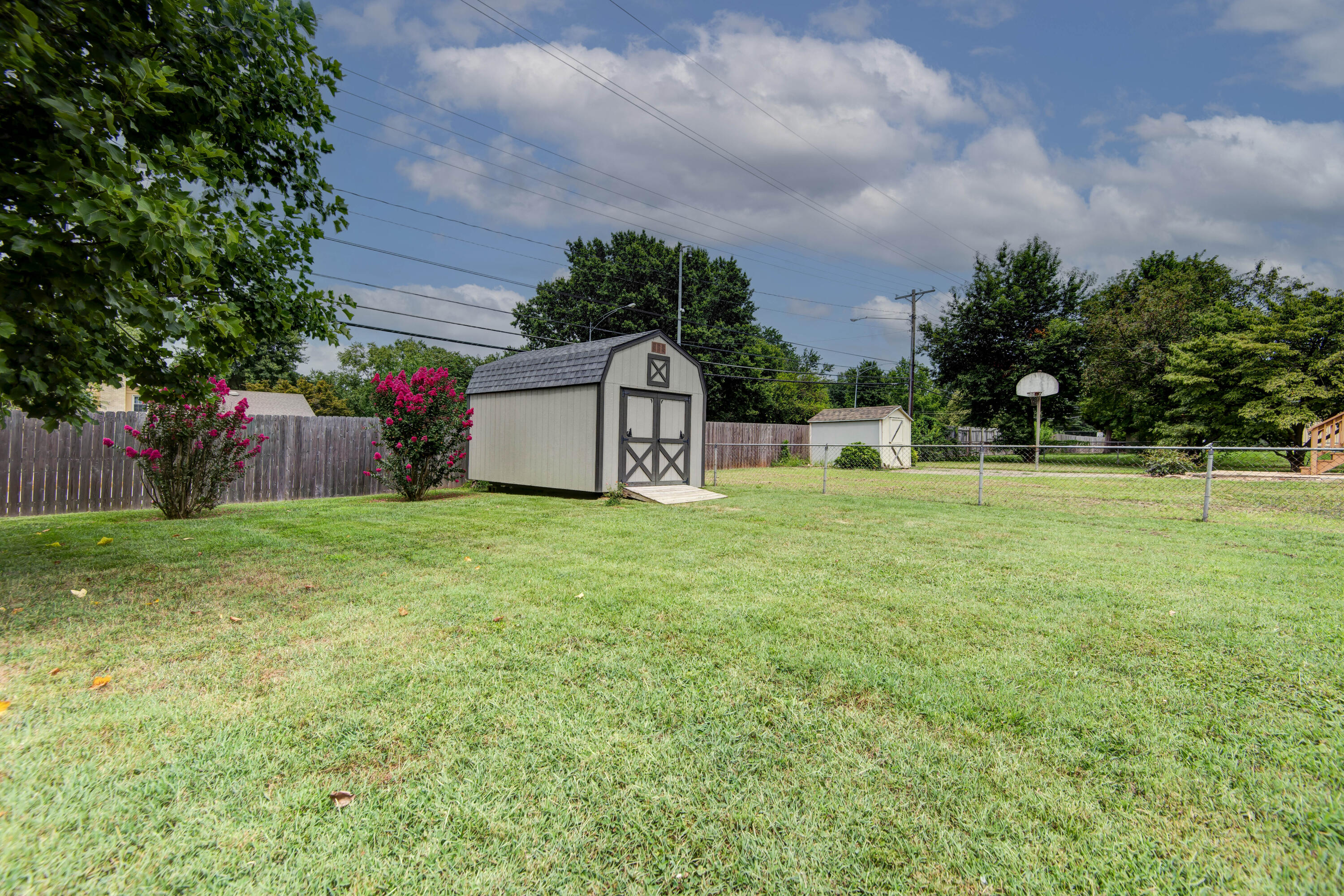 2125 East Meadow Property Photo 26