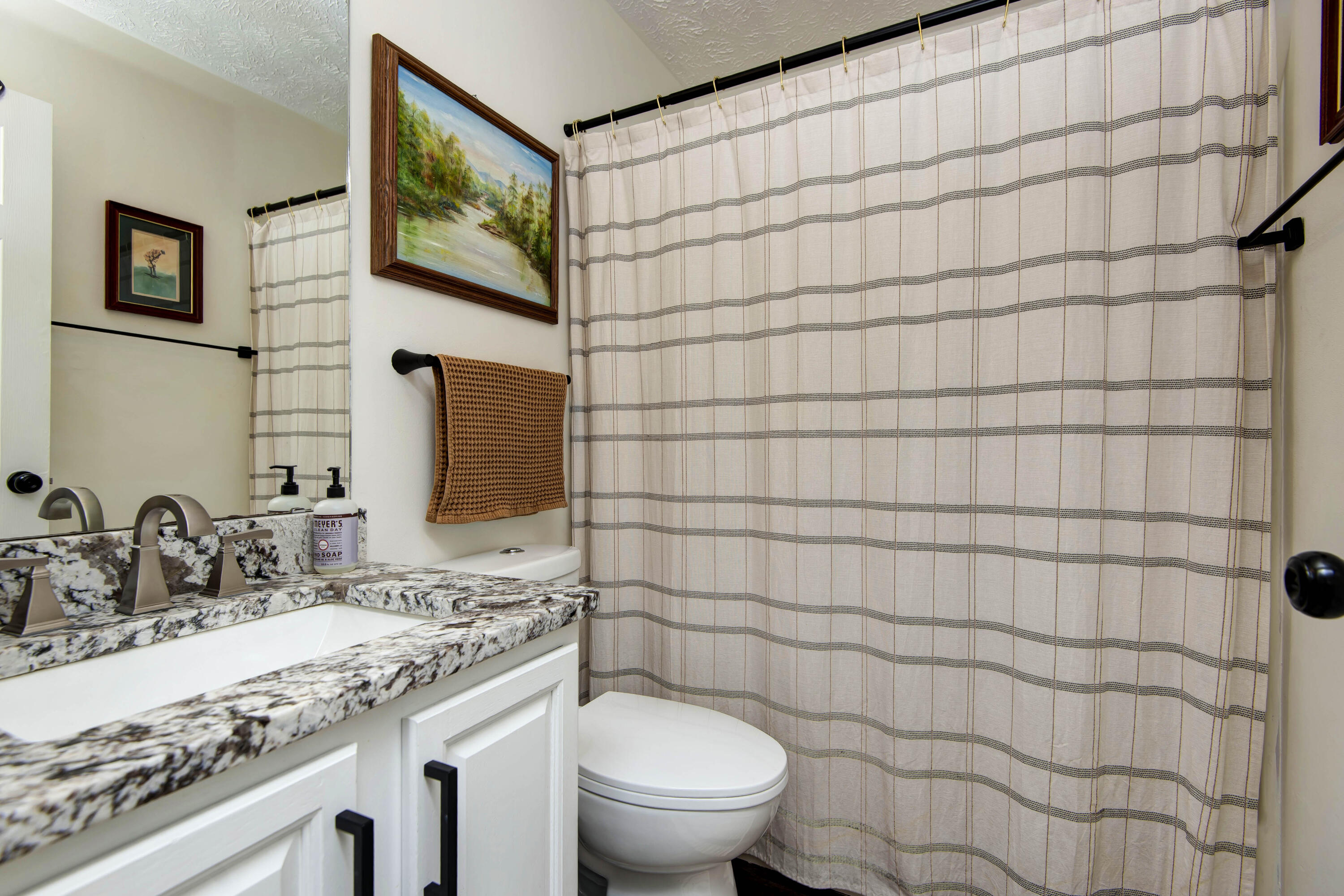3984 West Edgewood Street Property Photo 6