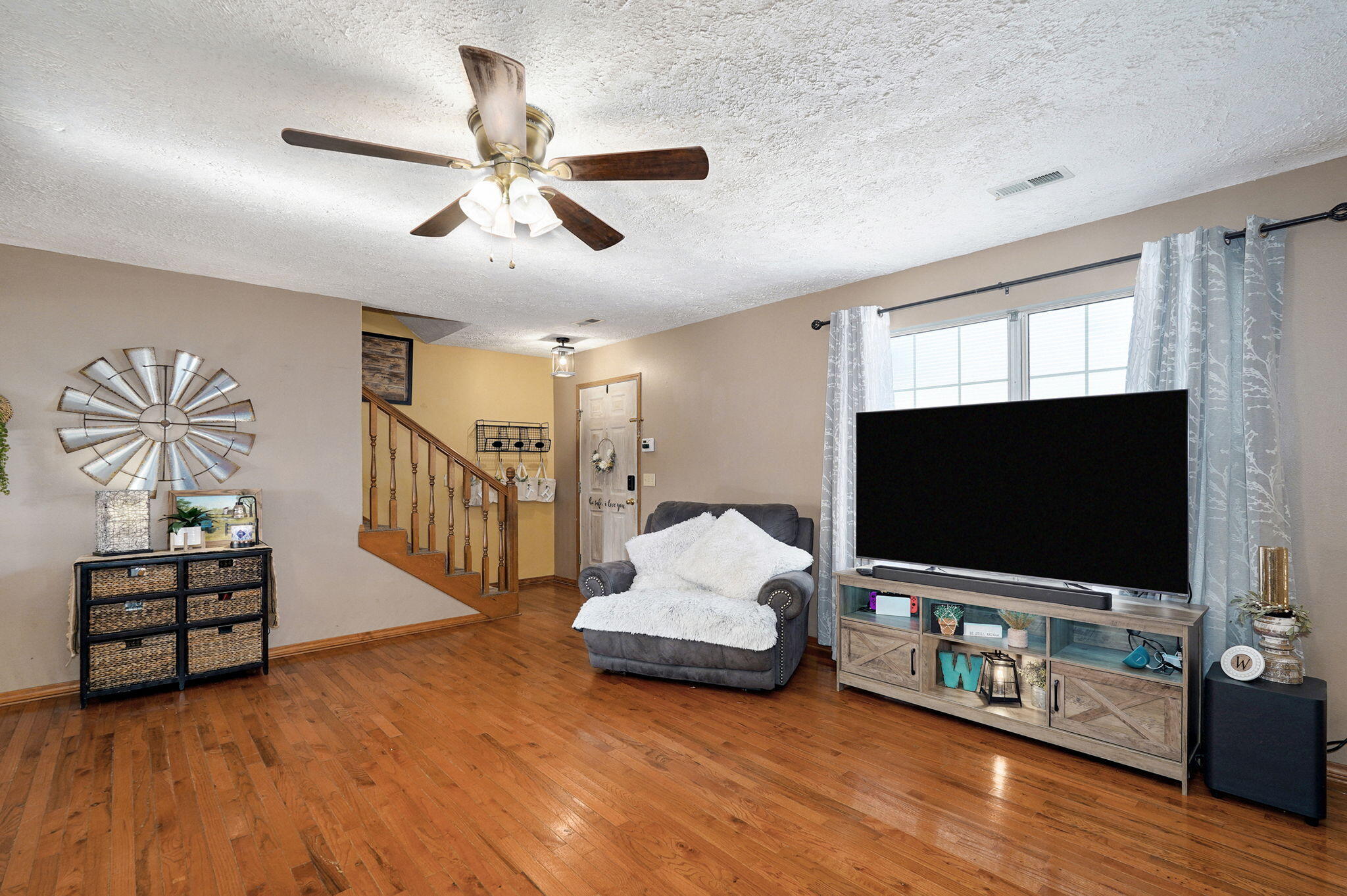 5361 South Aaron Avenue Property Photo 4