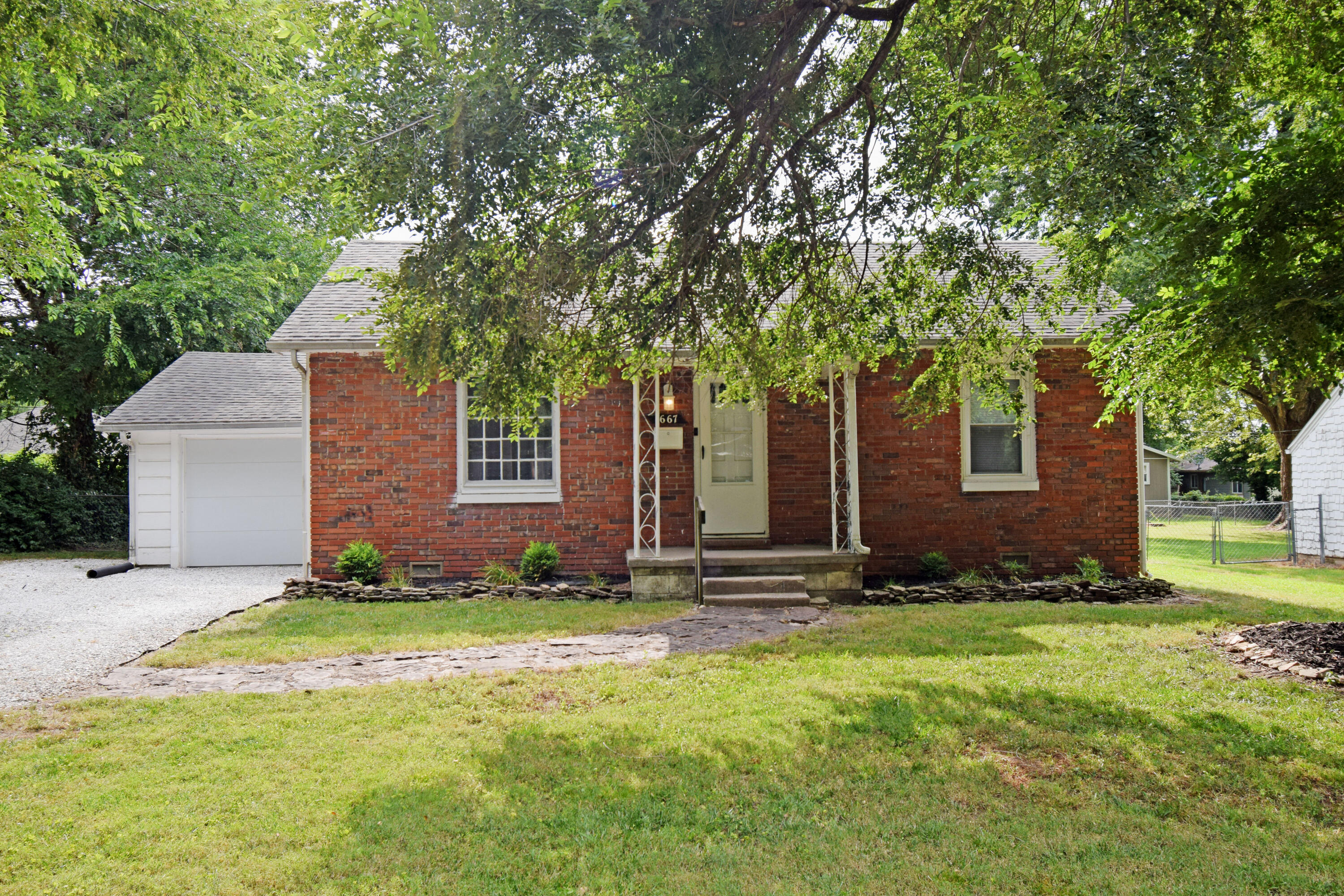 1667 North Hayes Avenue Property Photo 1