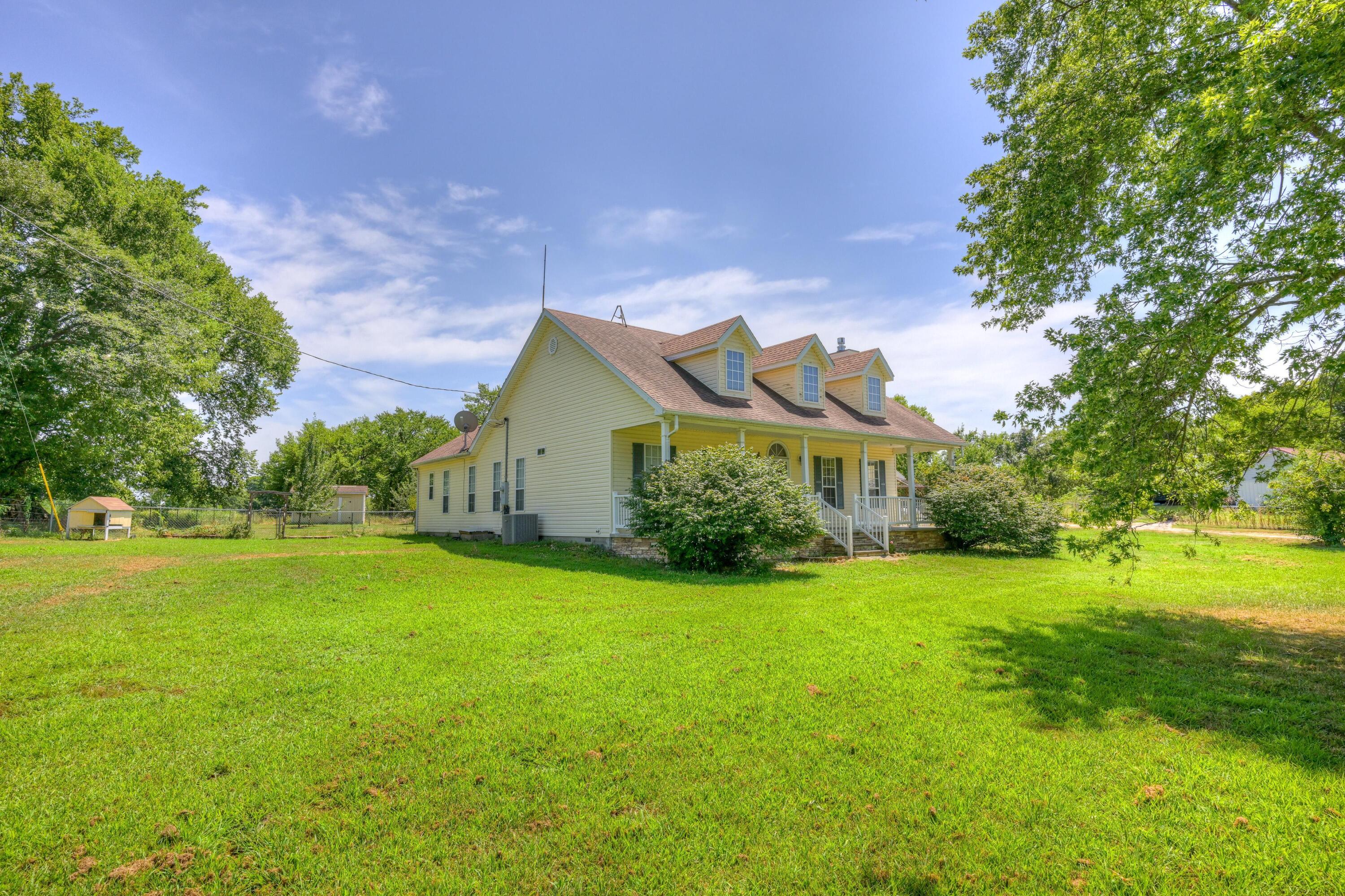 28464 Fir Road Property Photo 3