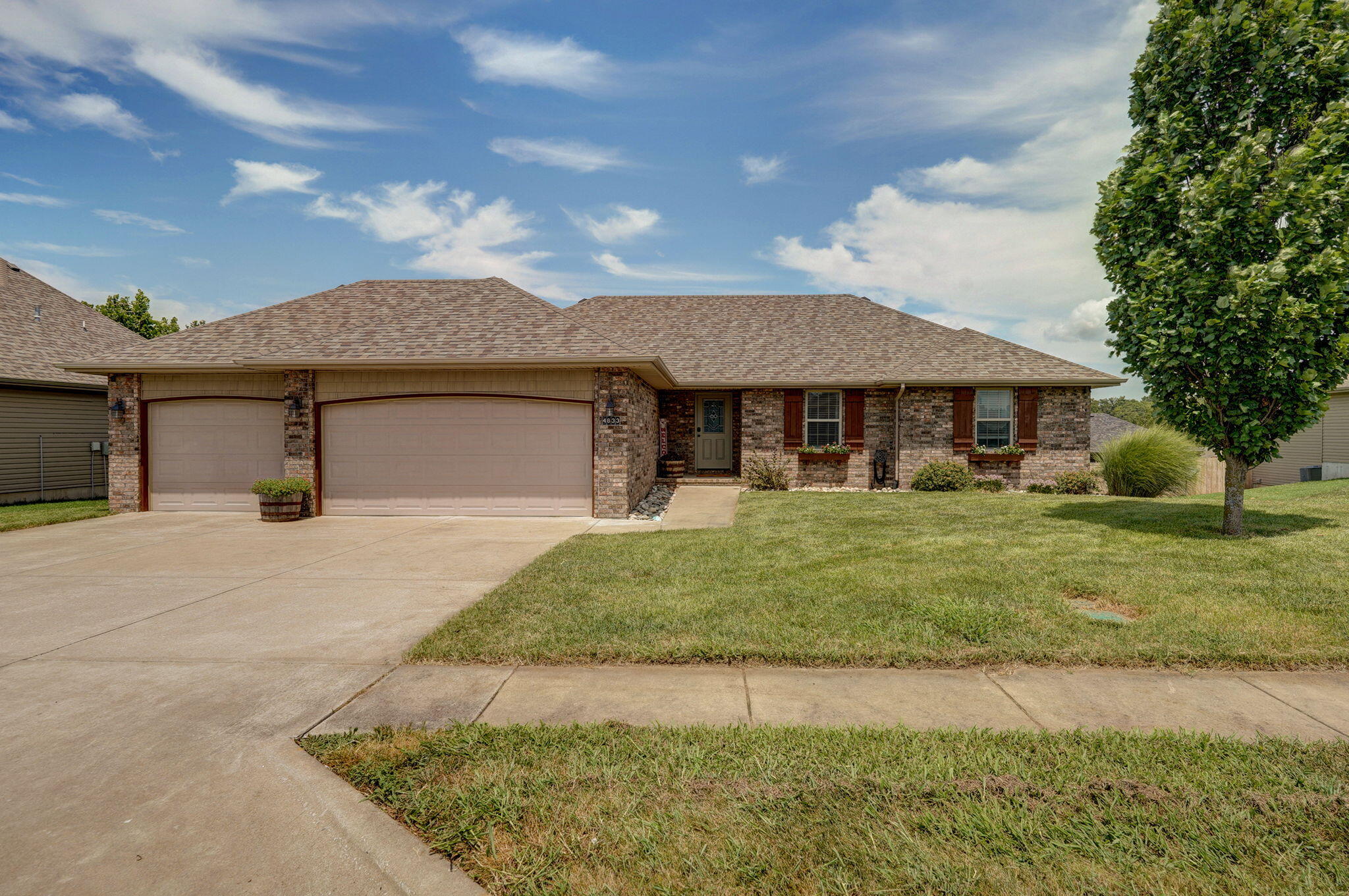 4833 West Shayla Court Property Photo 1