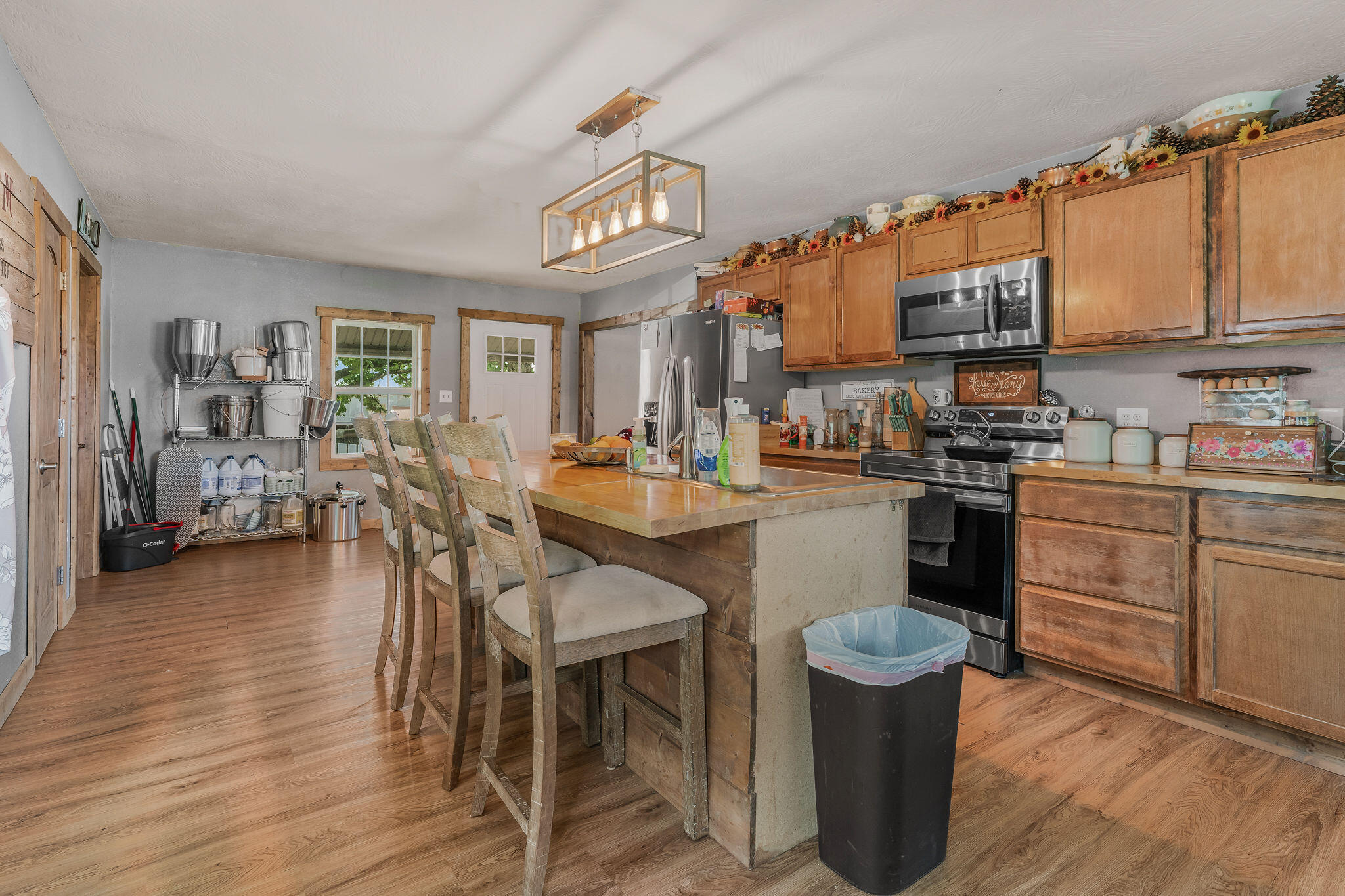 1311 West Clinton Avenue Property Photo 6