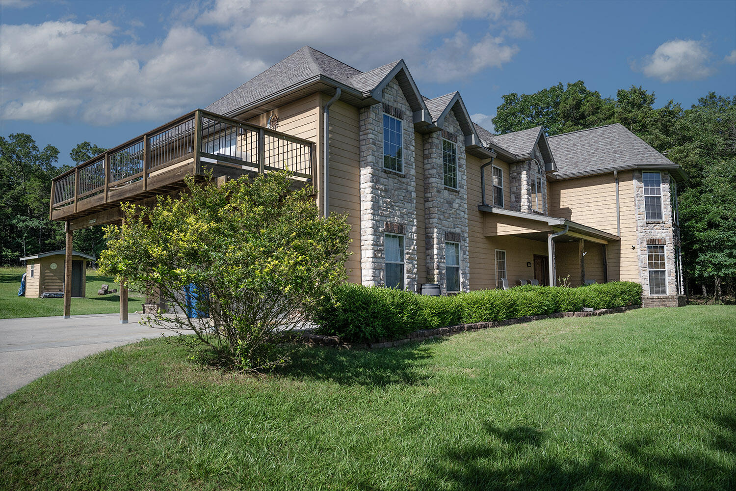 1318 Oakwood Drive Property Photo 4