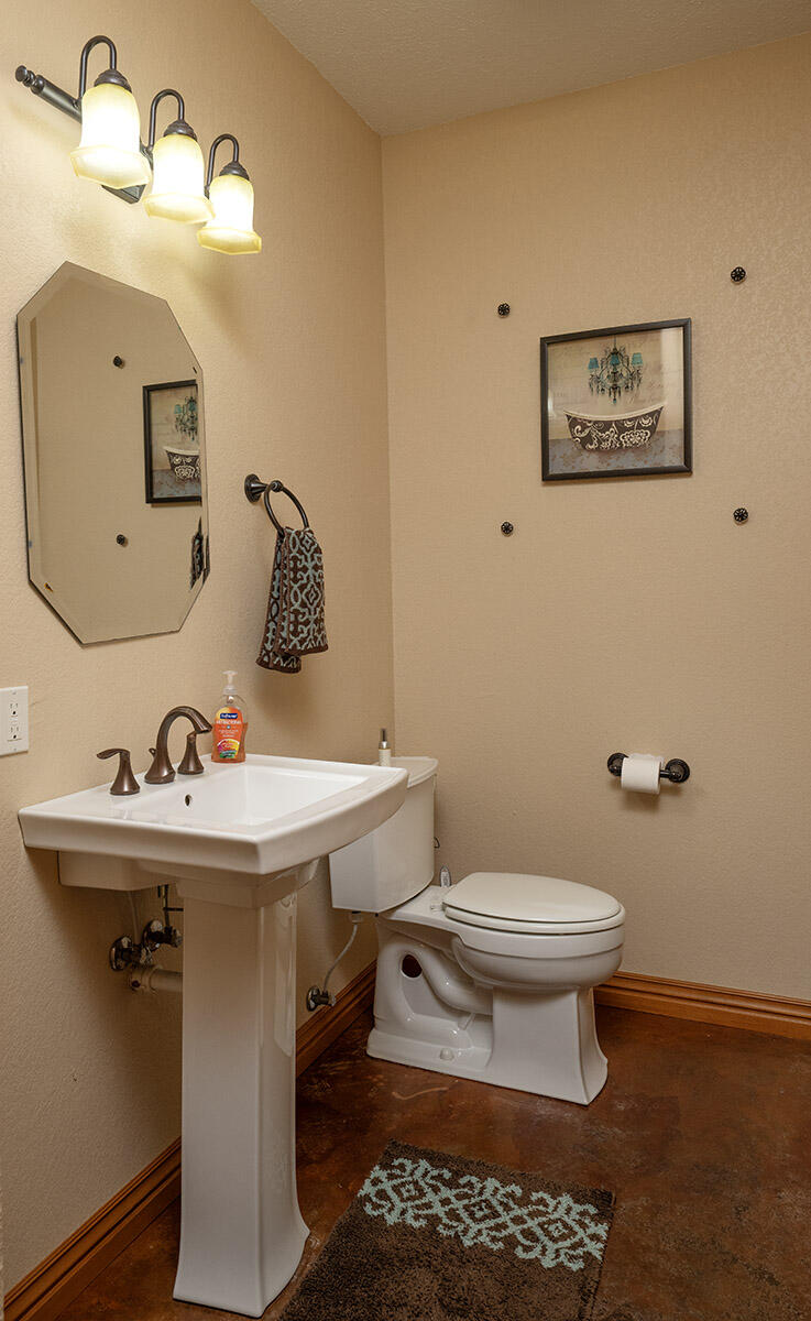 1318 Oakwood Drive Property Photo 34