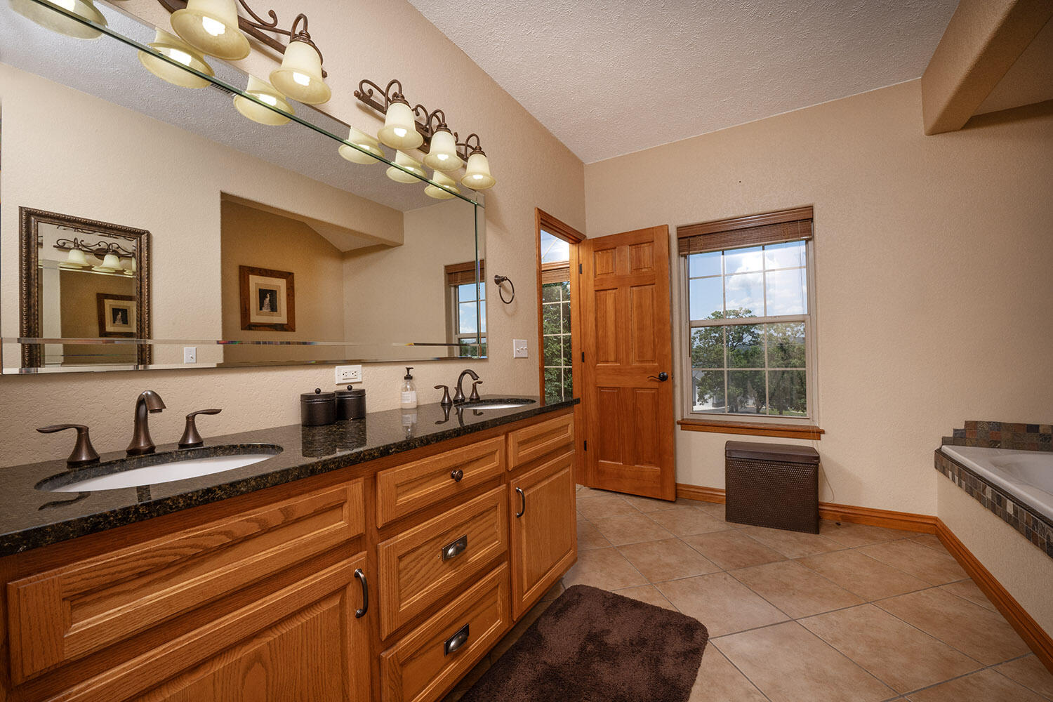 1318 Oakwood Drive Property Photo 44
