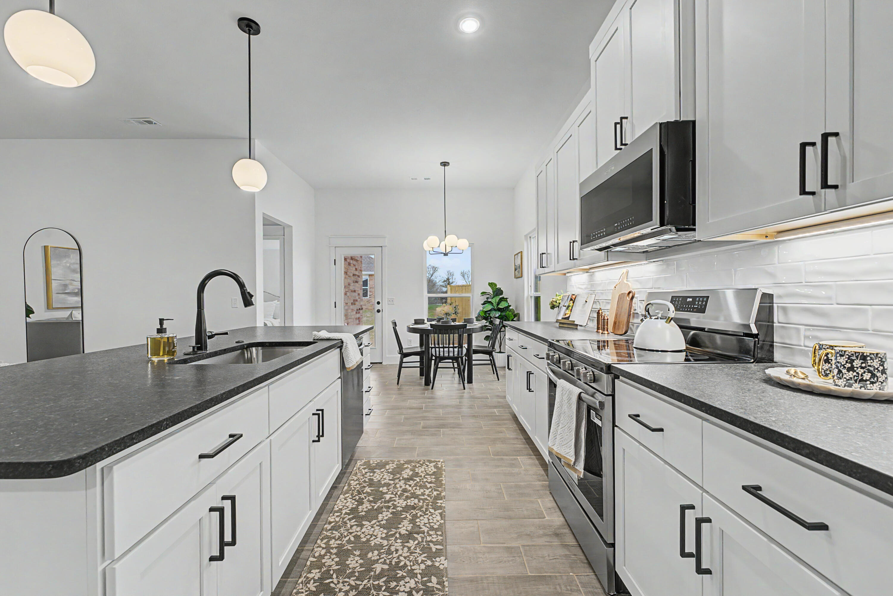 1107 West Jay Street Property Photo 5