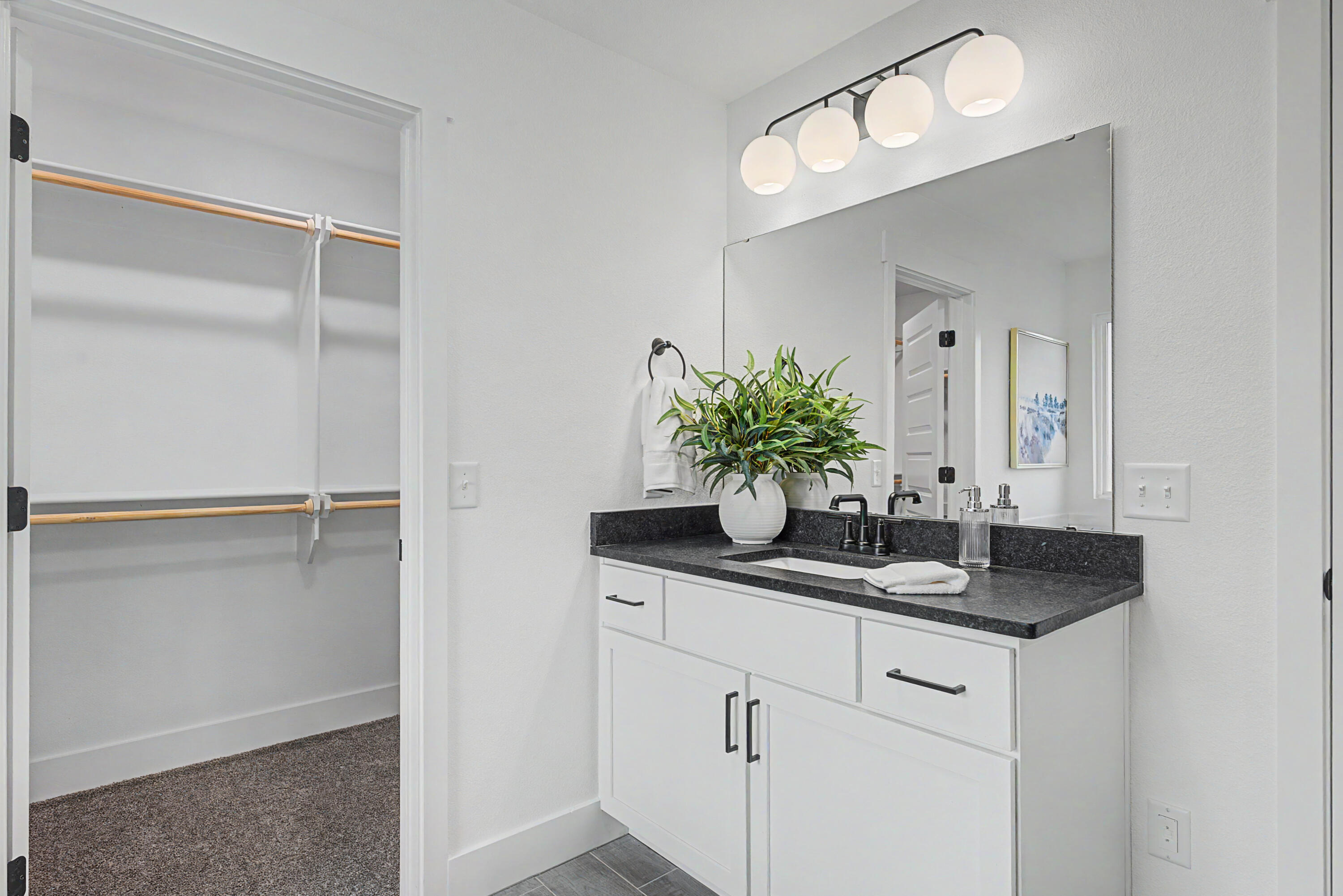 1107 West Jay Street Property Photo 22