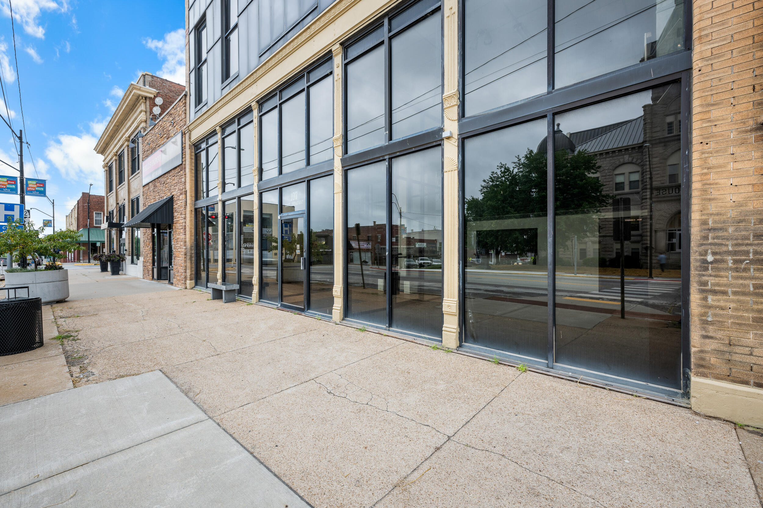107 East Broadway Street Property Photo 2
